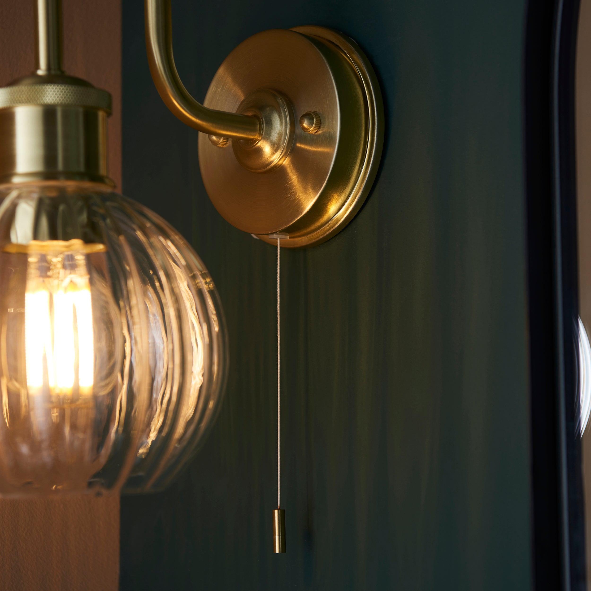 bathroom wall lights buying guide