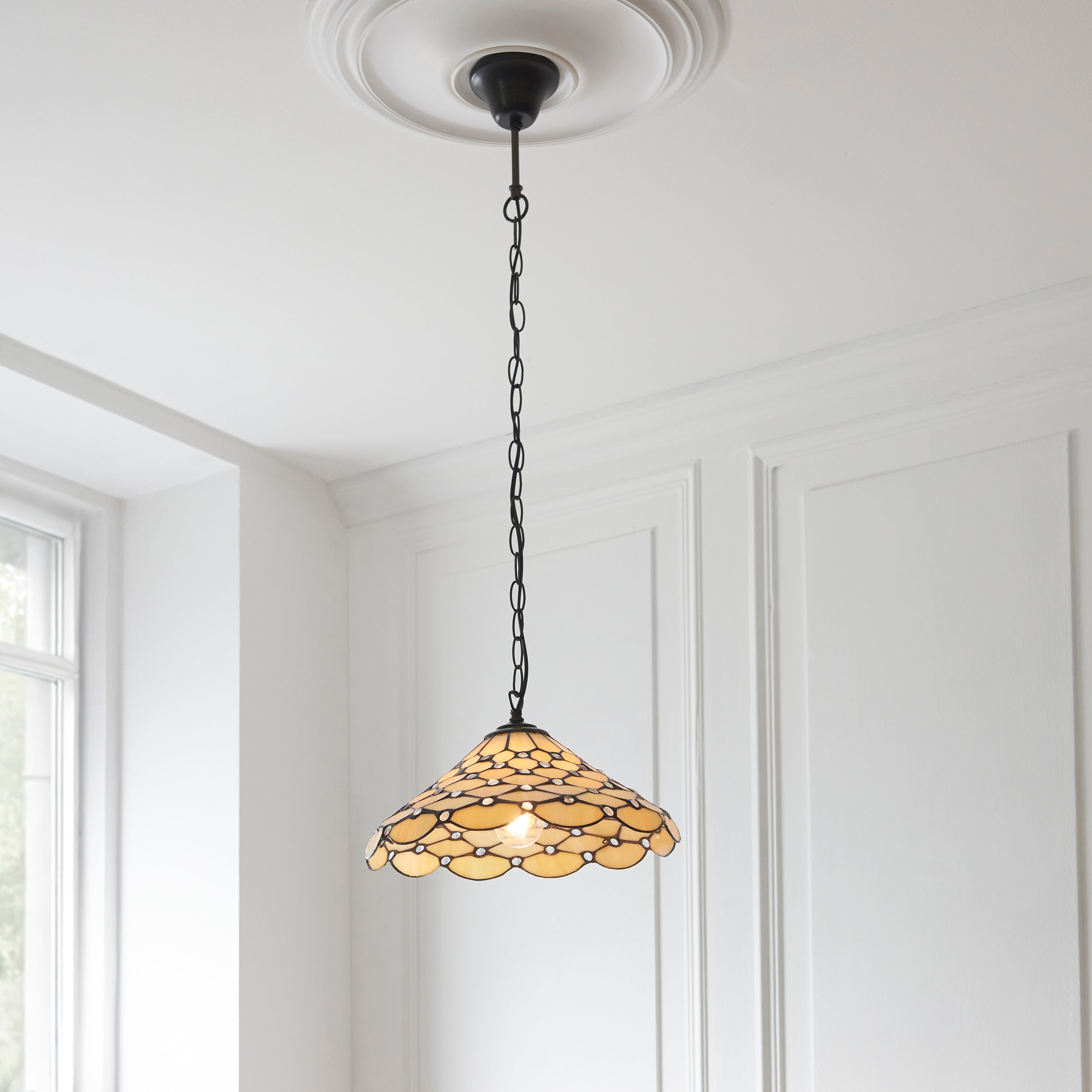 Pearl Tiffany Ceiling Light - Single Bulb Fitting
