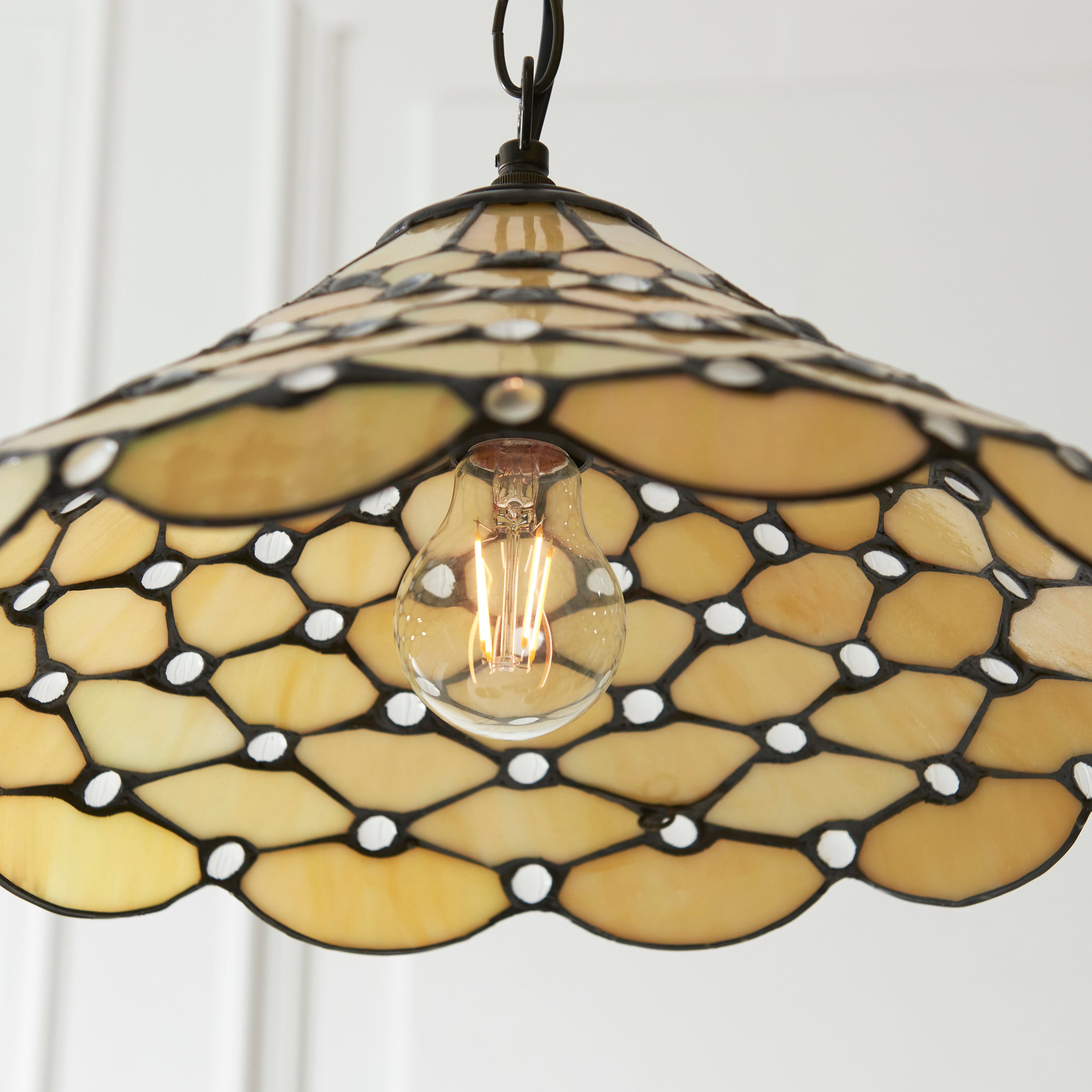Pearl Tiffany Ceiling Light - Single Bulb Fitting
