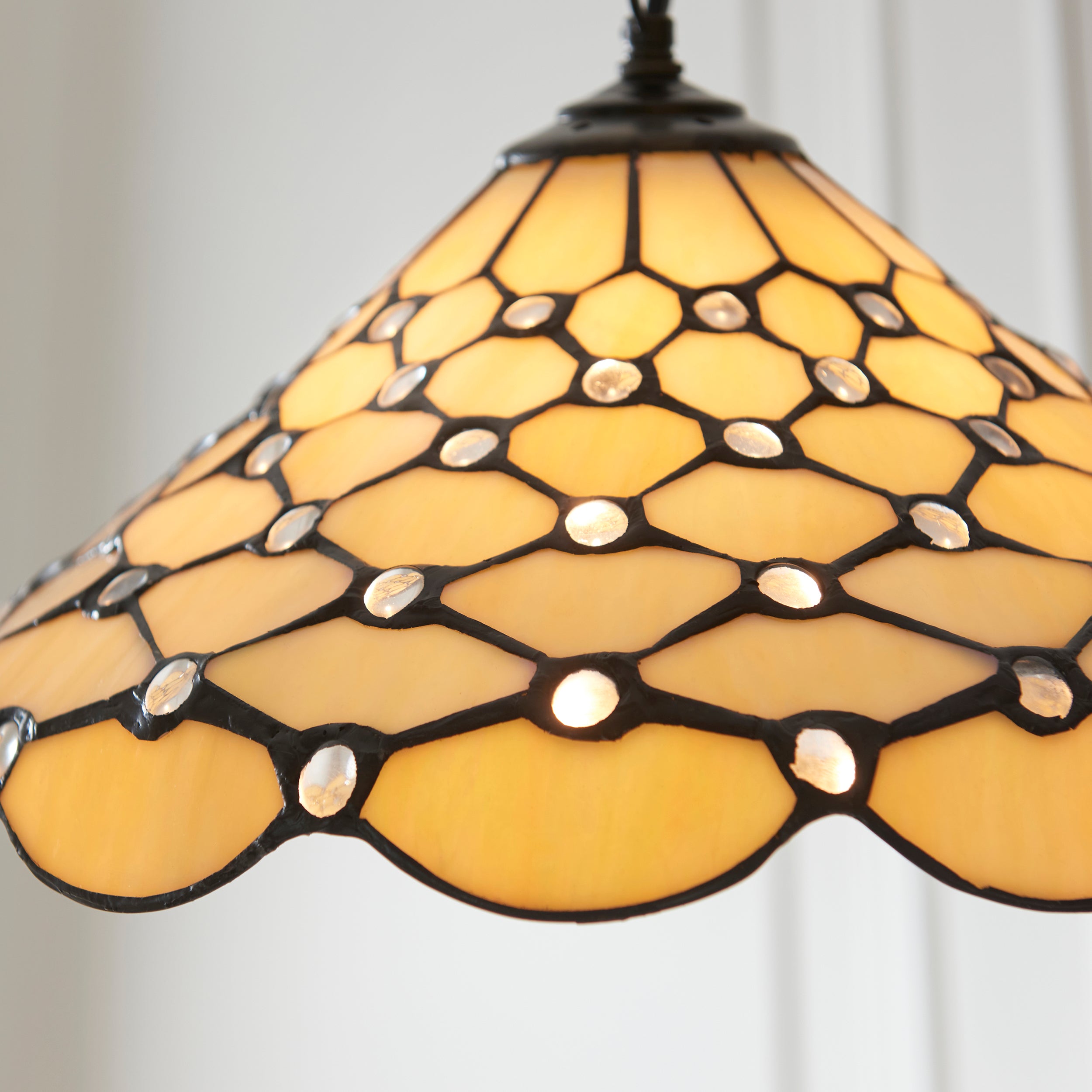 Pearl Tiffany Ceiling Light - Single Bulb Fitting