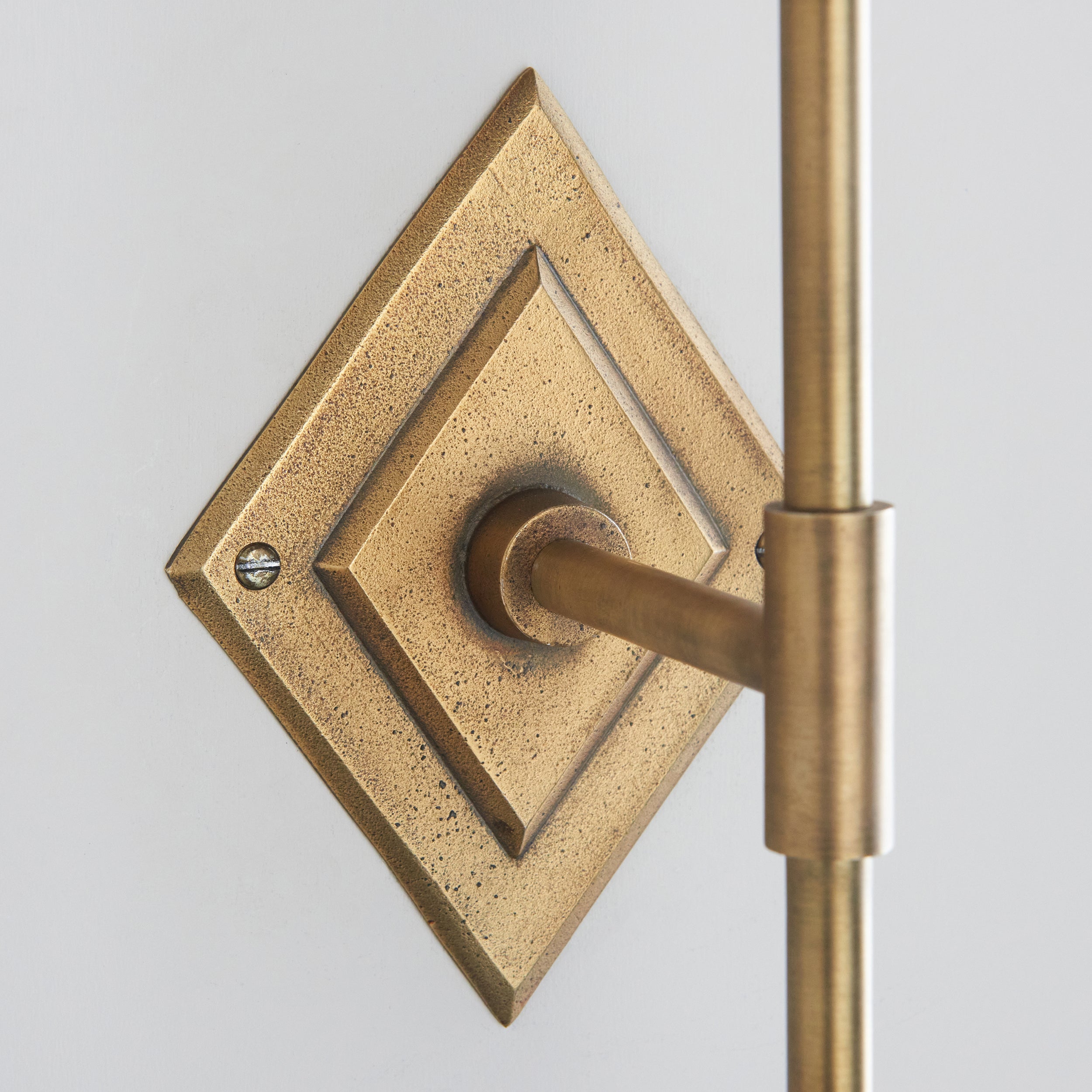Diamond Brass Tall Wall Fitting