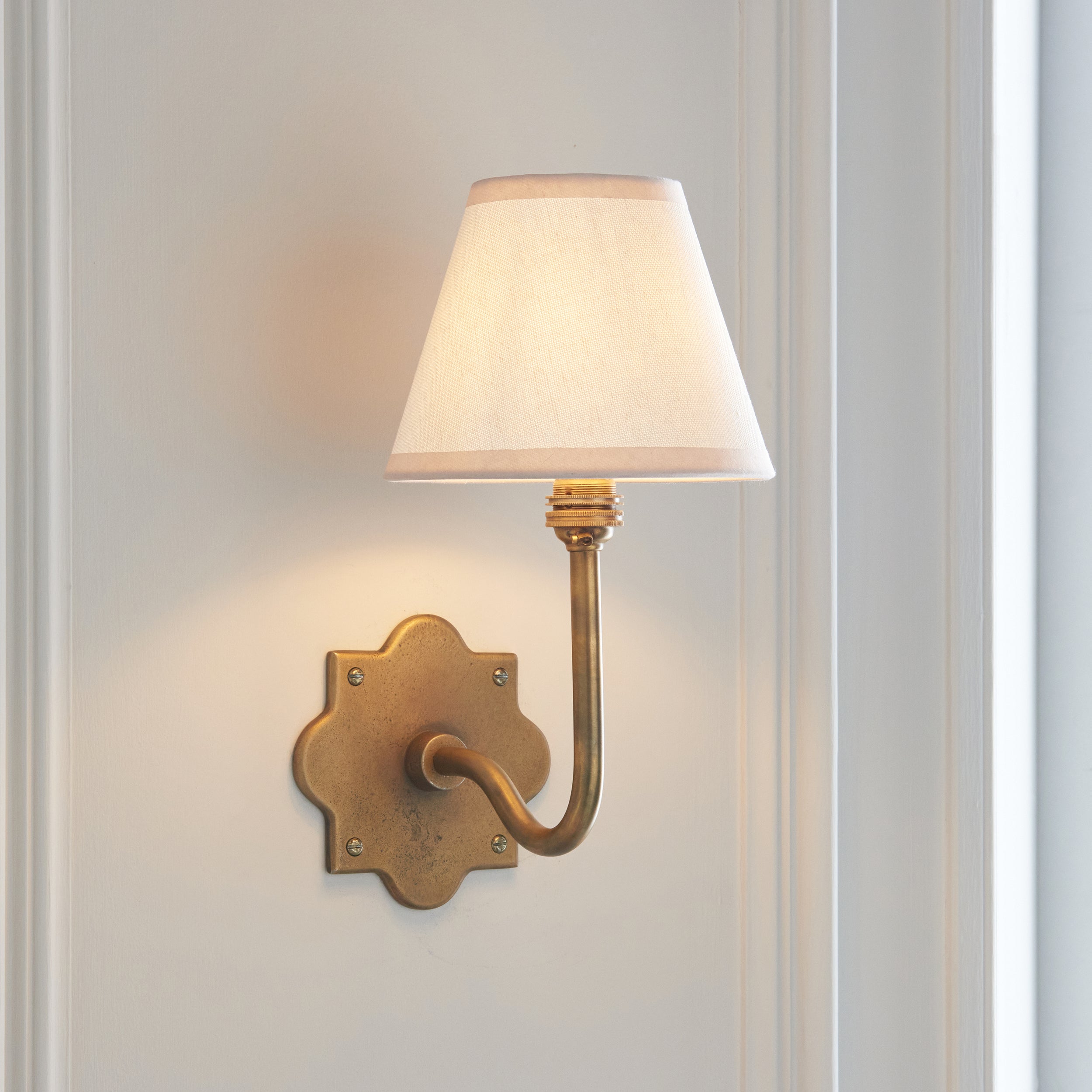 Anvil Swan Antique Brass Wall Light & White Ivy 16cm Shade