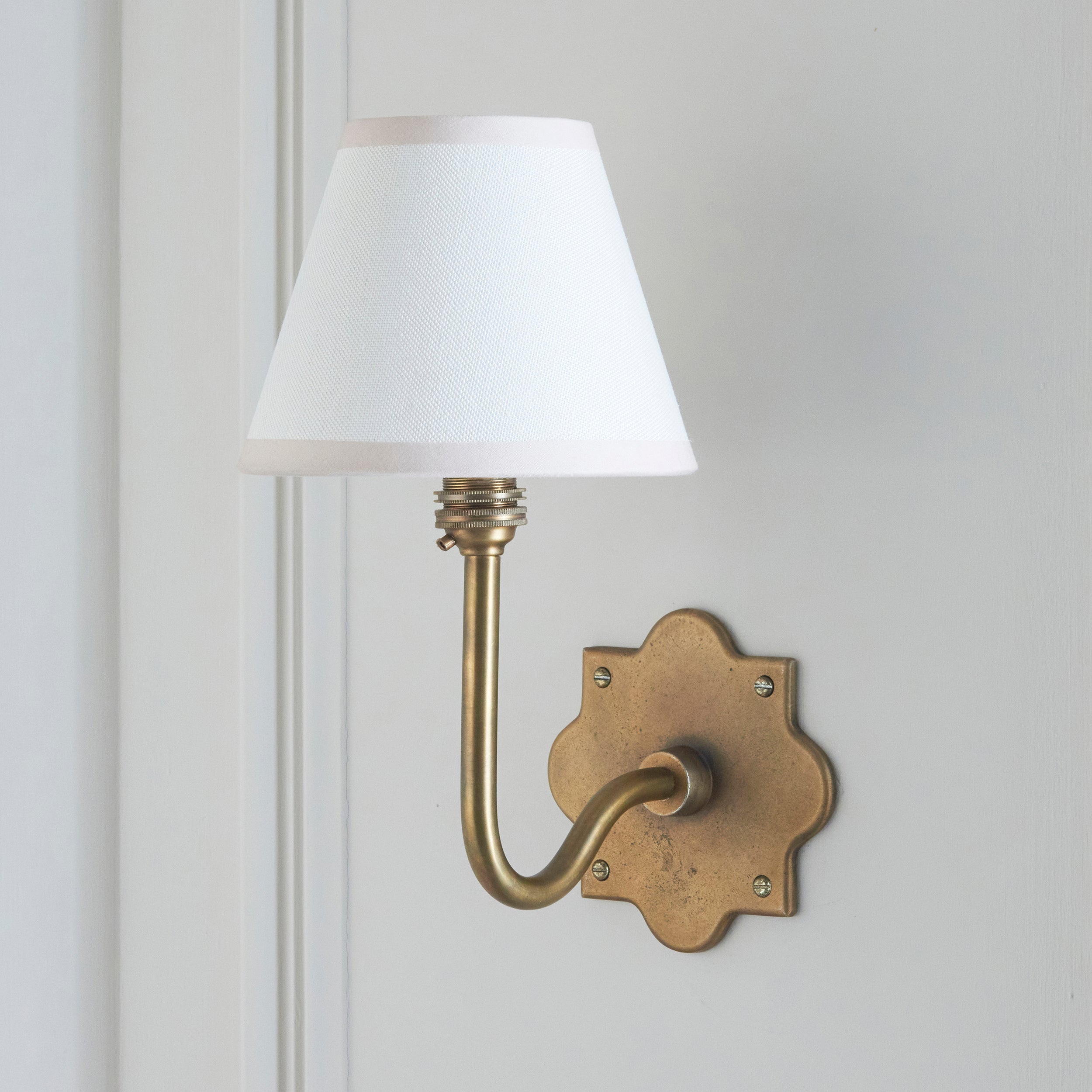 Anvil Swan Antique Brass Wall Light & White Ivy 16cm Shade