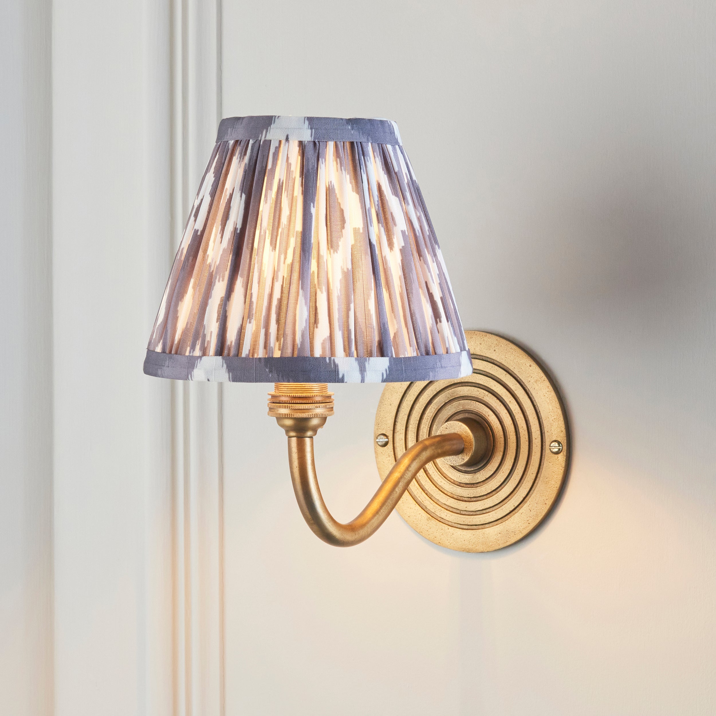 Ripple Curve Brass Wall Light & Grey Ikat 16cm Shade