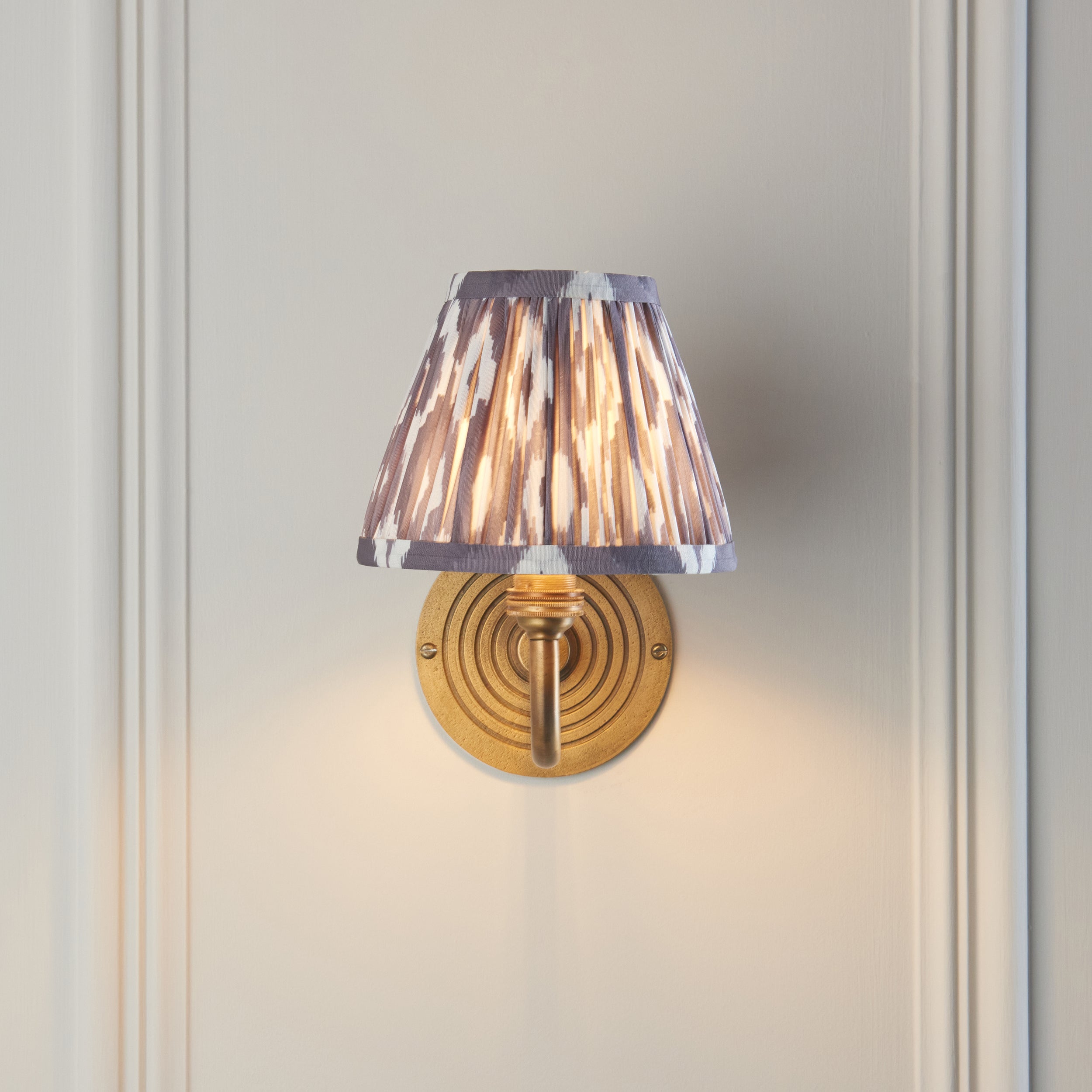 Ripple Curve Brass Wall Light & Grey Ikat 16cm Shade