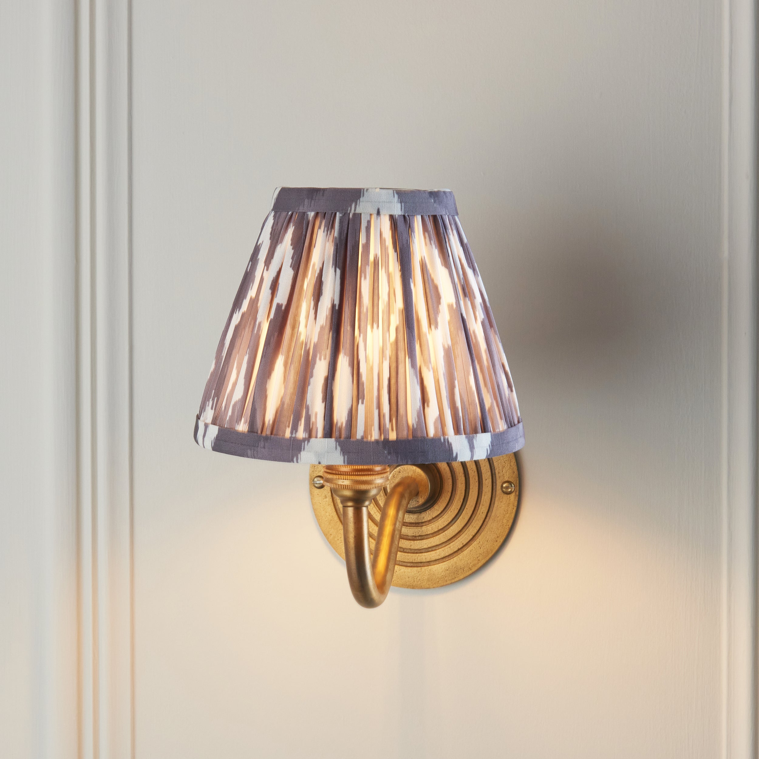 Ripple Curve Brass Wall Light & Grey Ikat 16cm Shade