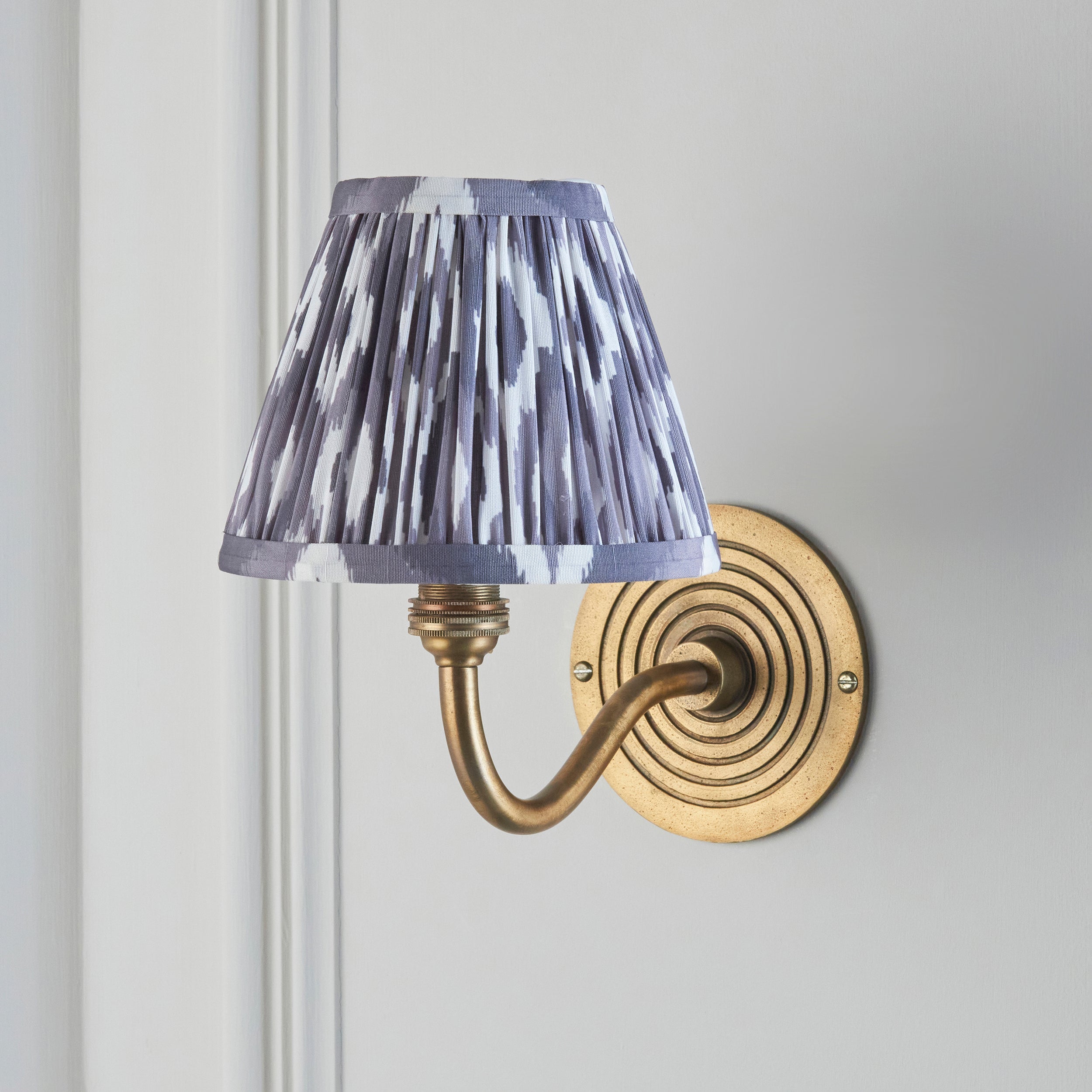 Ripple Curve Brass Wall Light & Grey Ikat 16cm Shade