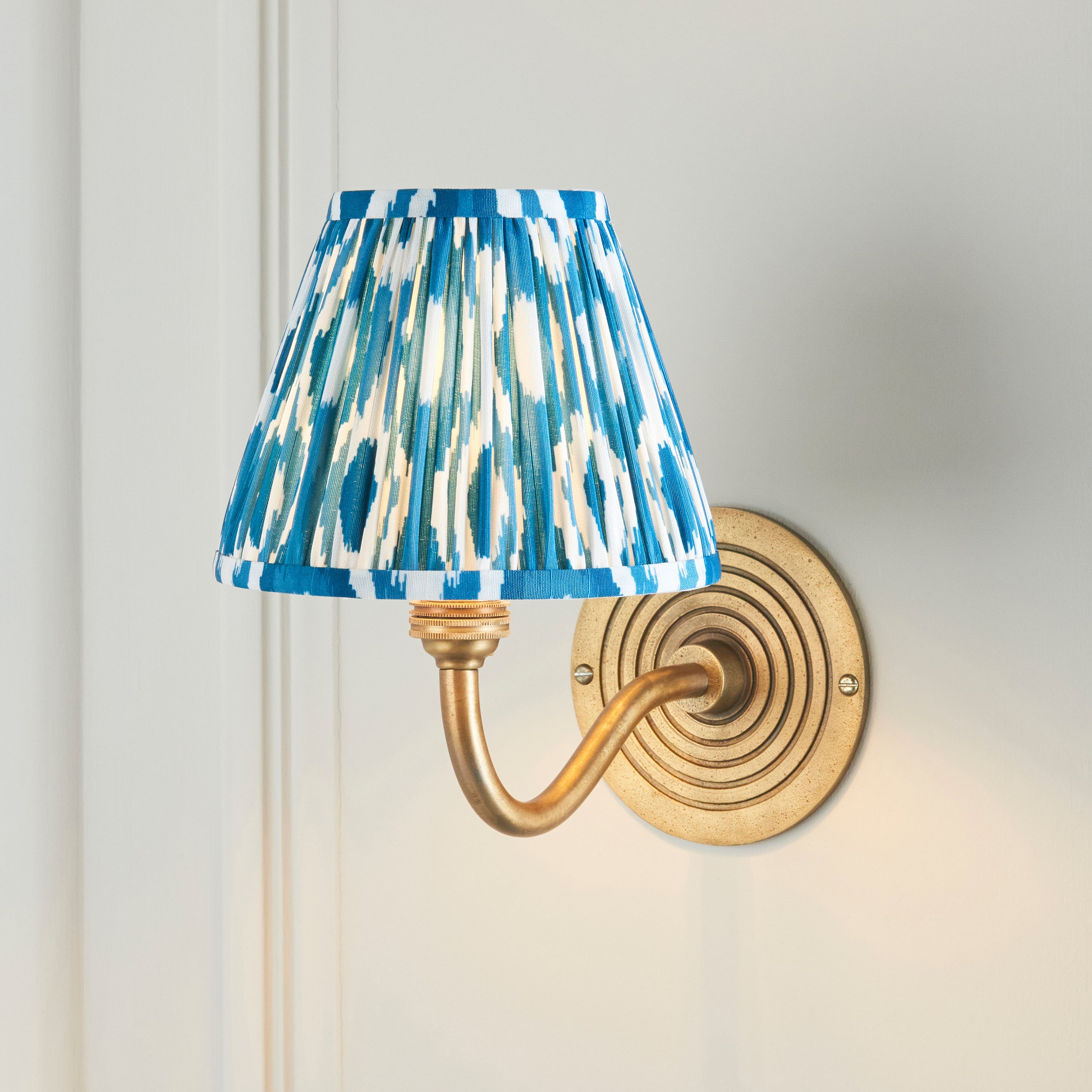 Ripple Curve Brass Wall Light & Blue Ikat 16cm Shade