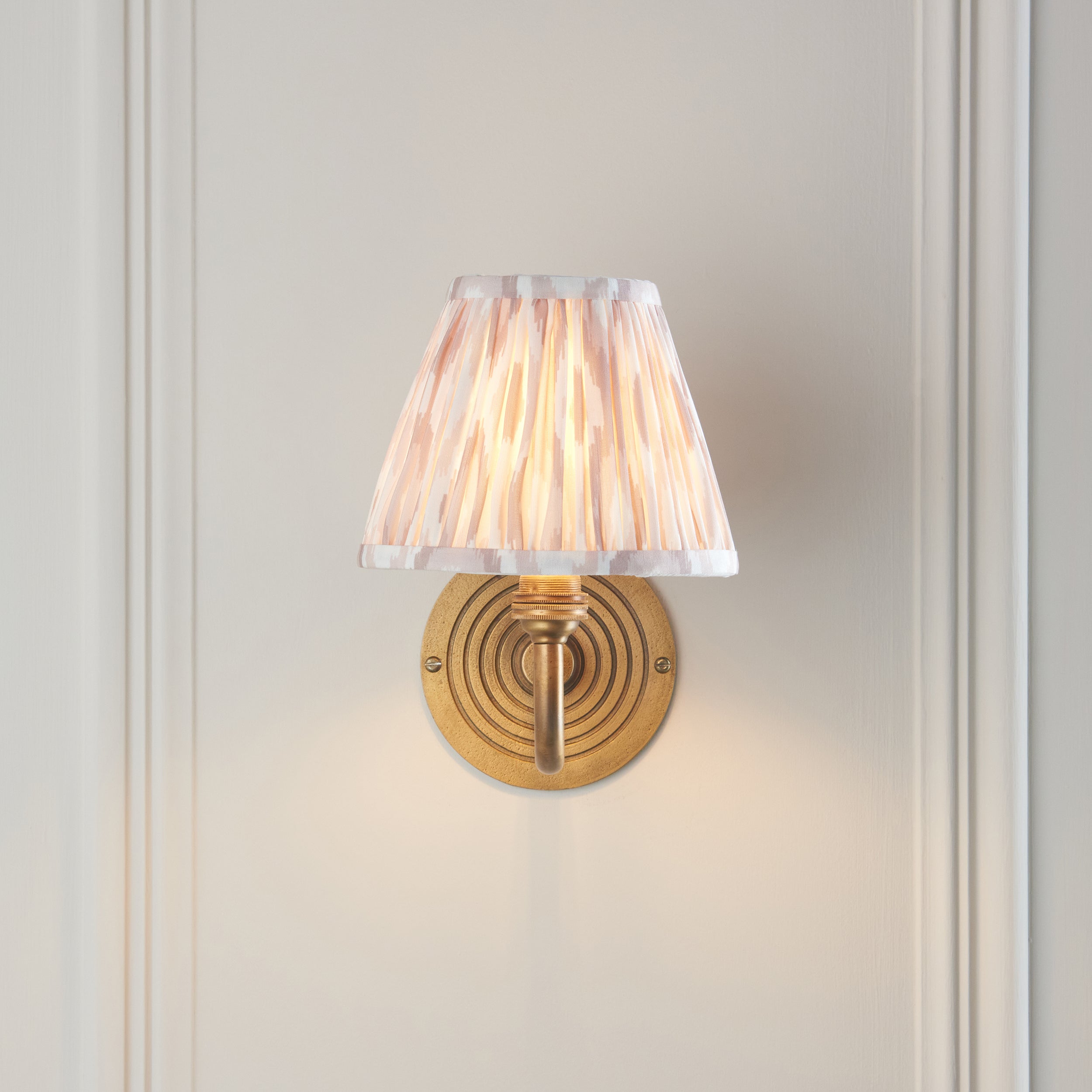 Ripple Curve Brass Wall Light & Neutral Ikat 16cm Shade