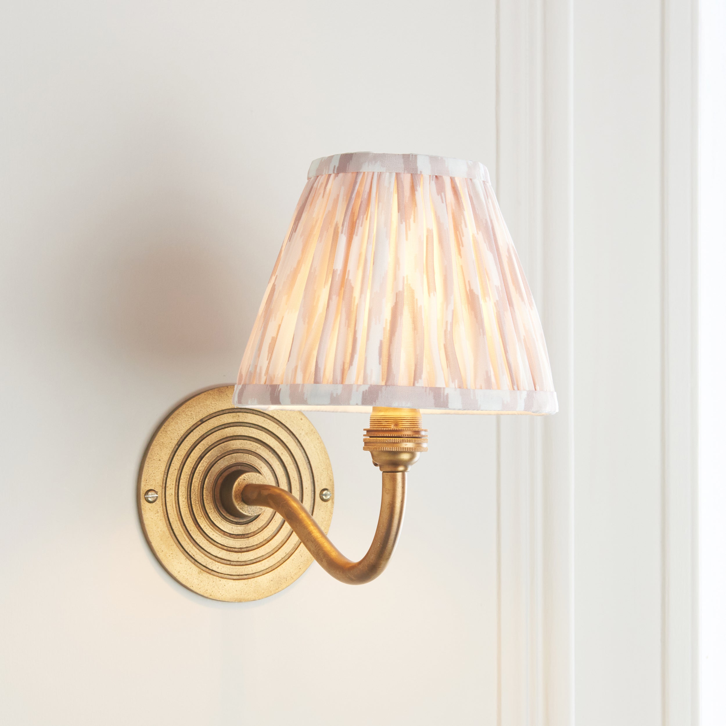 Ripple Curve Brass Wall Light & Neutral Ikat 16cm Shade