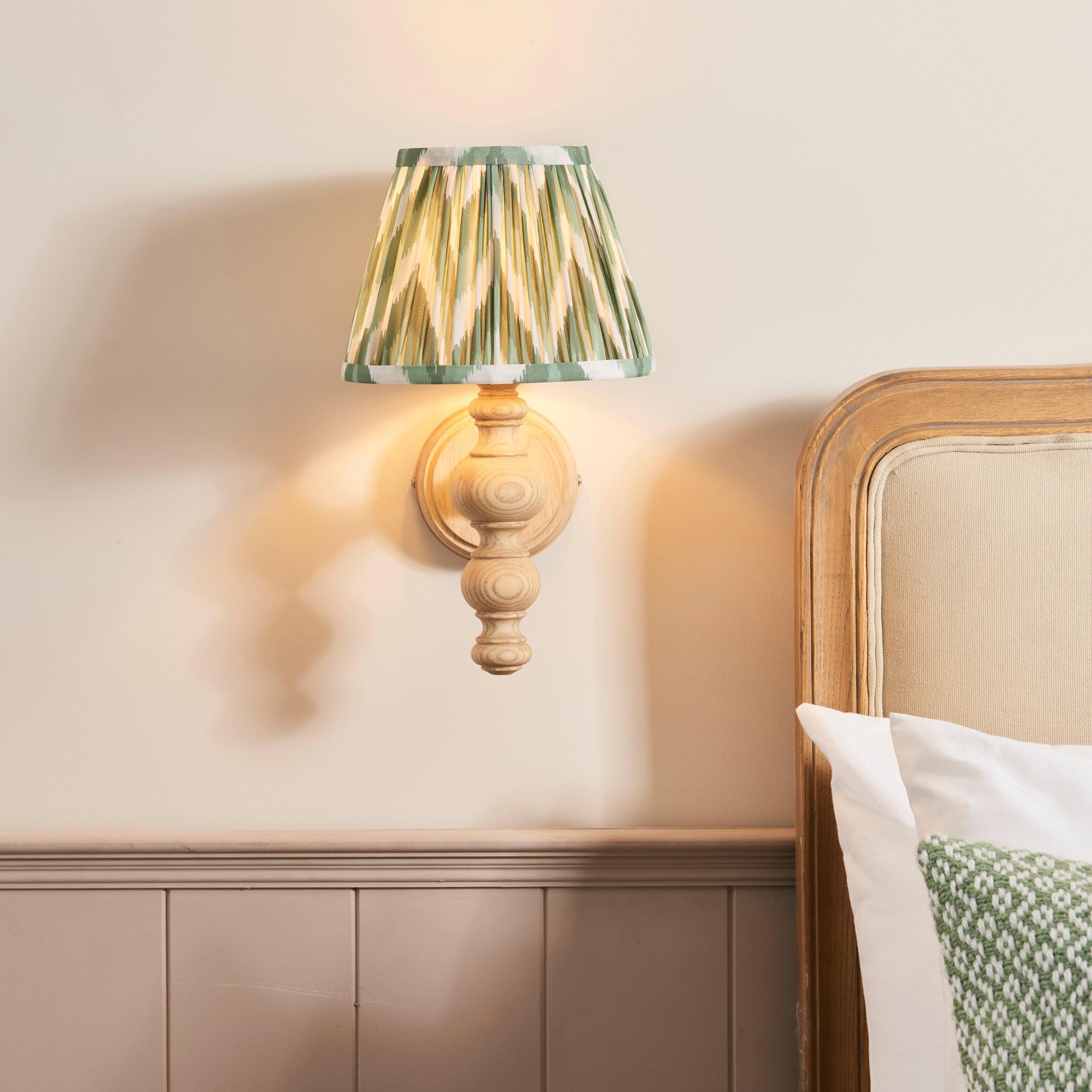 Bibury Wooden Wall Light & Zigzag 20cm Cotswold Green Shade