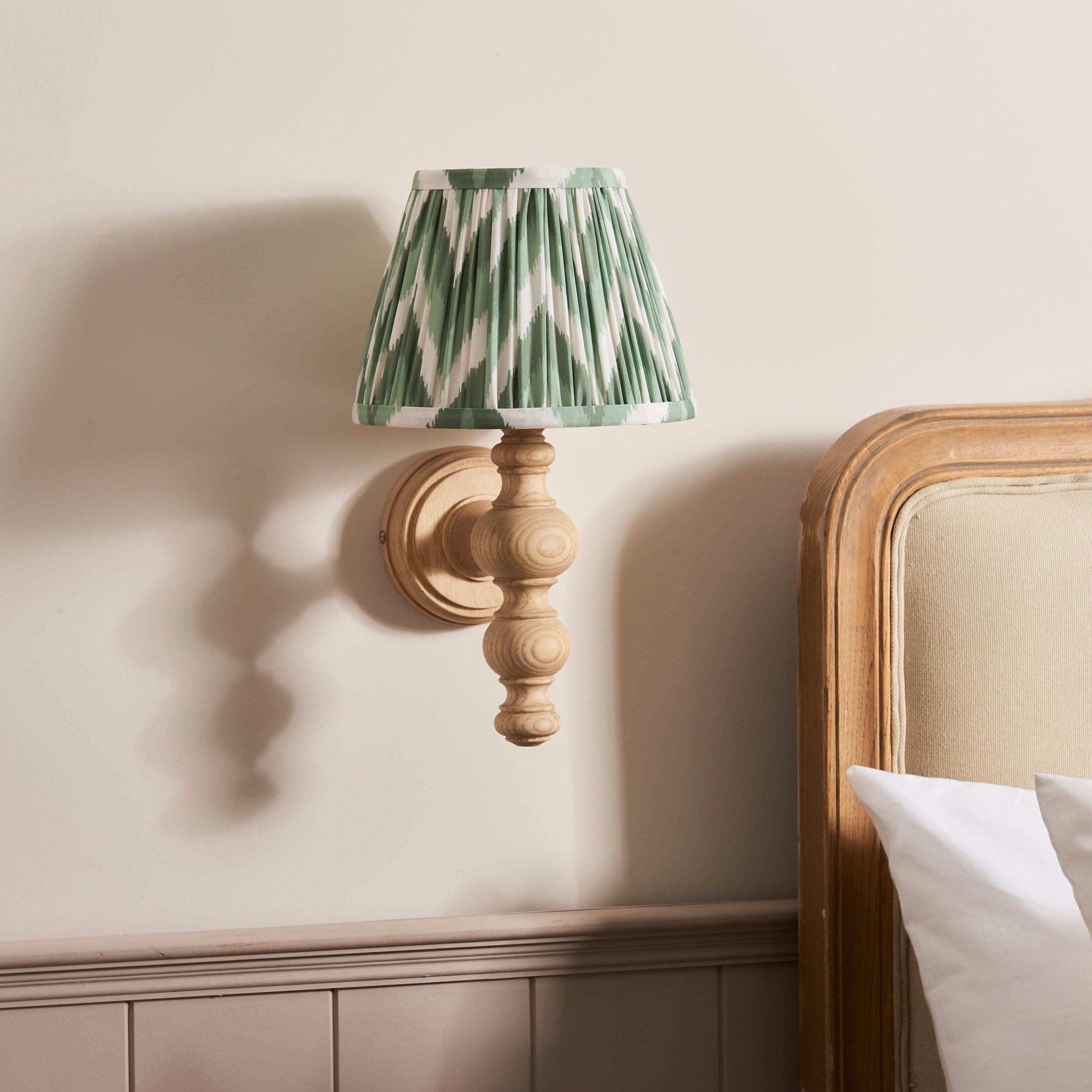 Bibury Wooden Wall Light & Zigzag 20cm Cotswold Green Shade