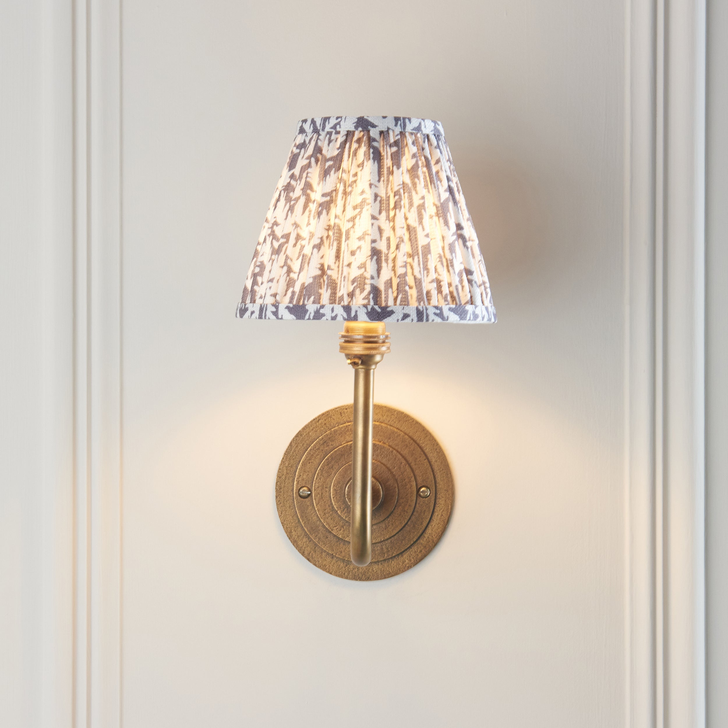 Halo Swan Brass Wall Light & Grey Leaf 16cm Shade