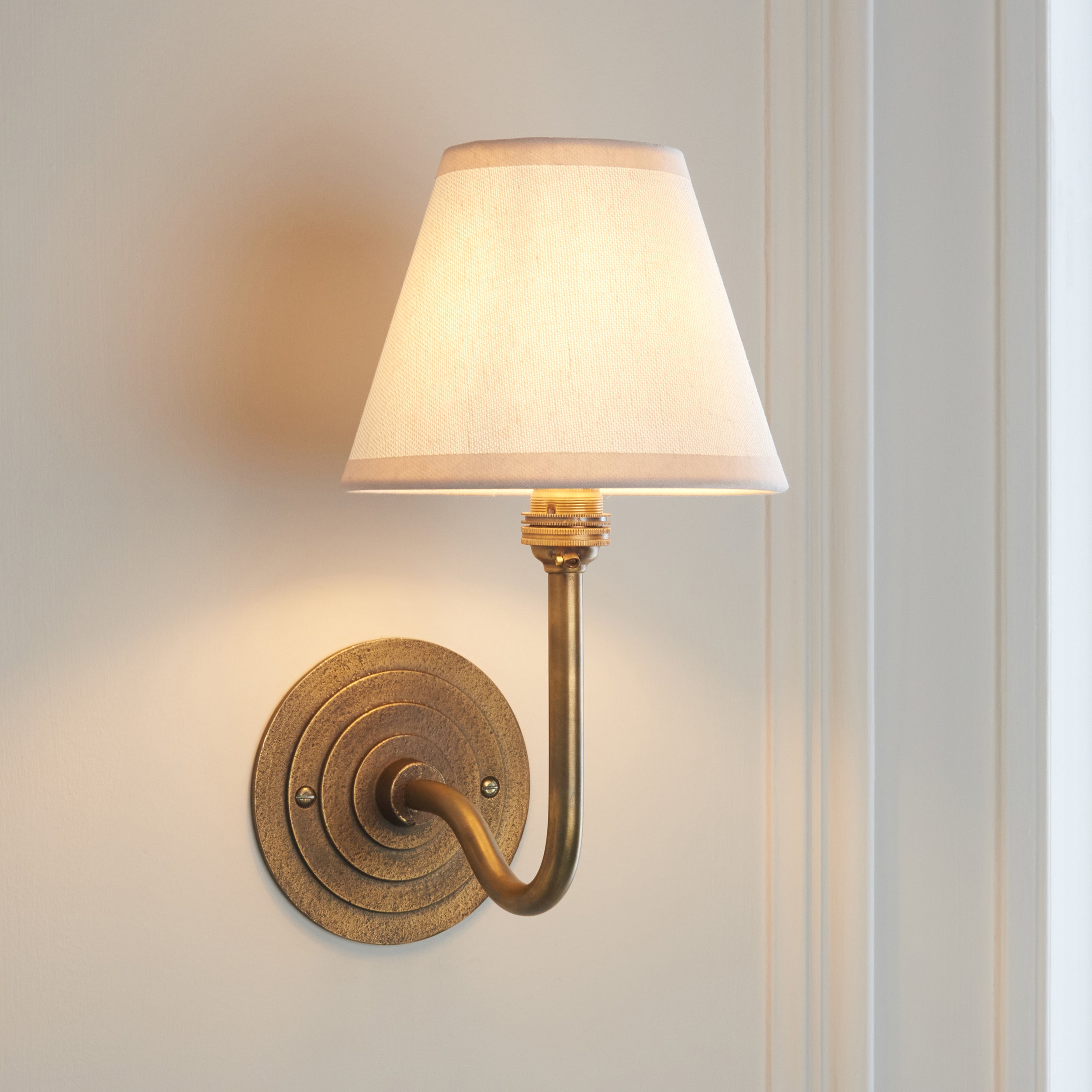 Halo Swan Brass Wall Light &White Ivy 16cm Shade