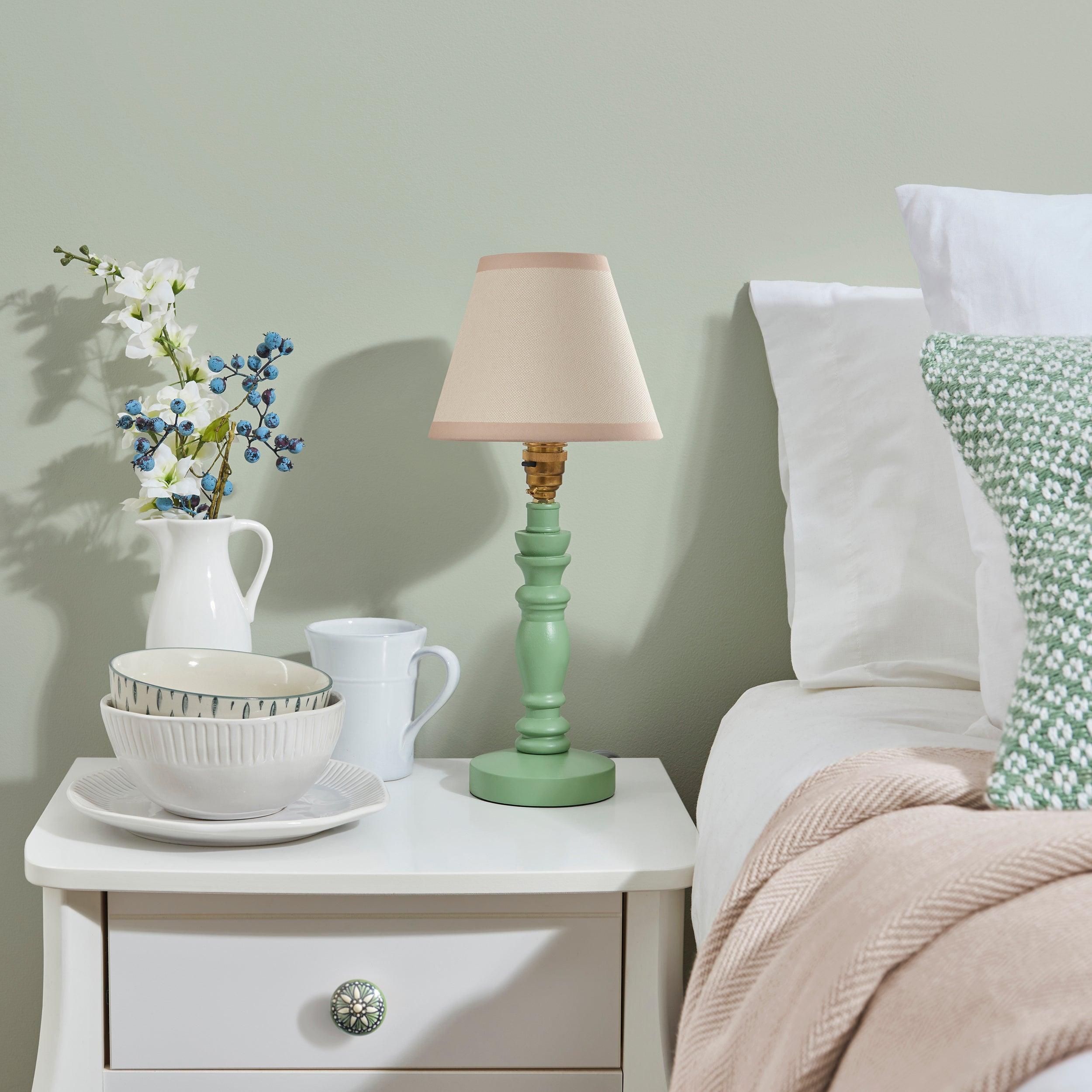 Bibury Green Table Lamp & Ivy 16cm Vintage White Shade