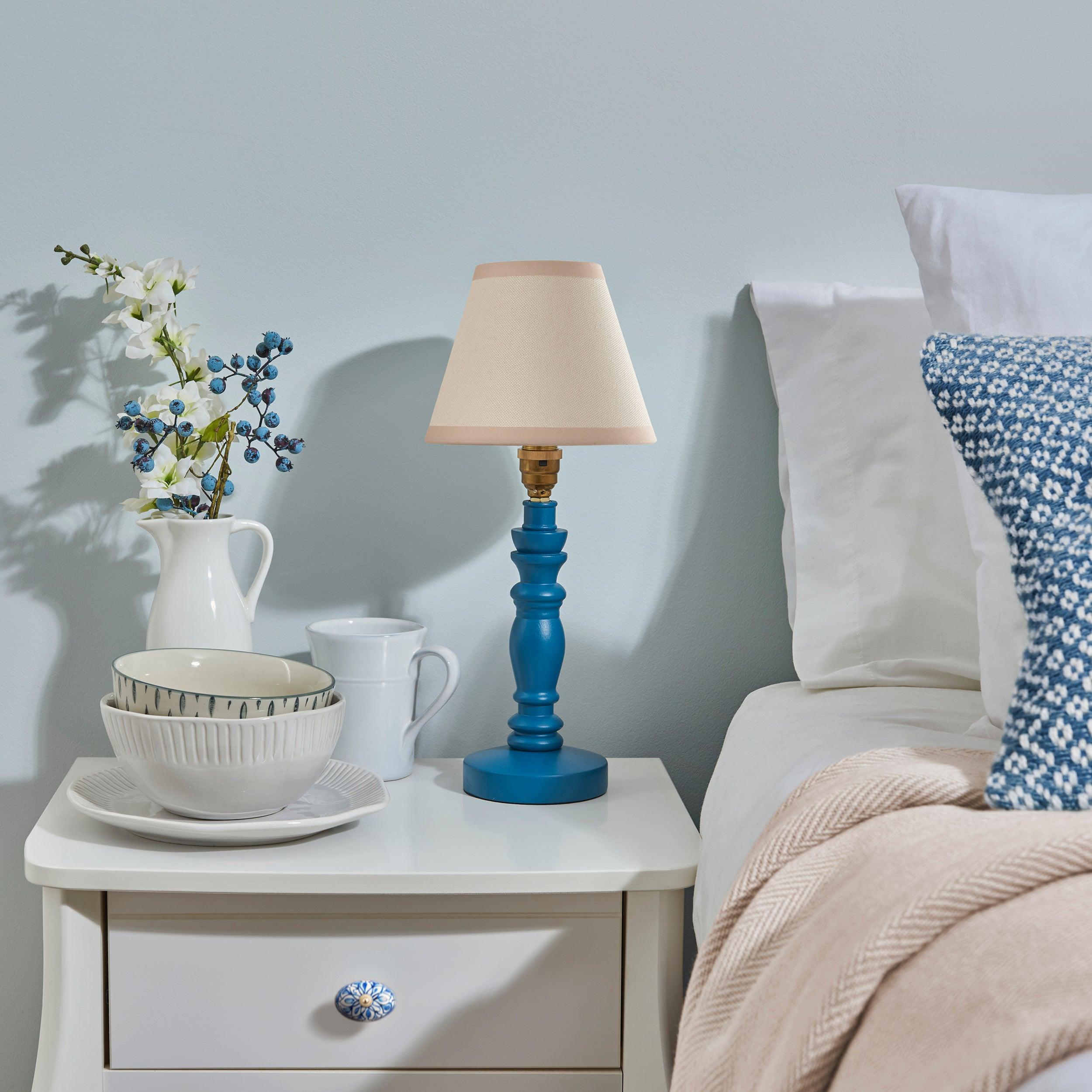 Bibury Blue Table Lamp & Ivy 16cm Vintage White Shade