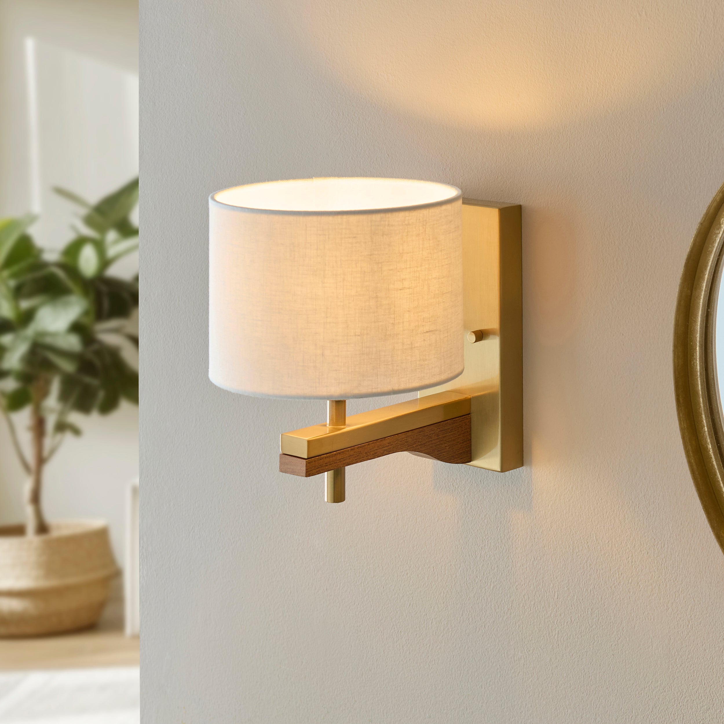 Heathcliff Solid Wood & Brass Wall Light