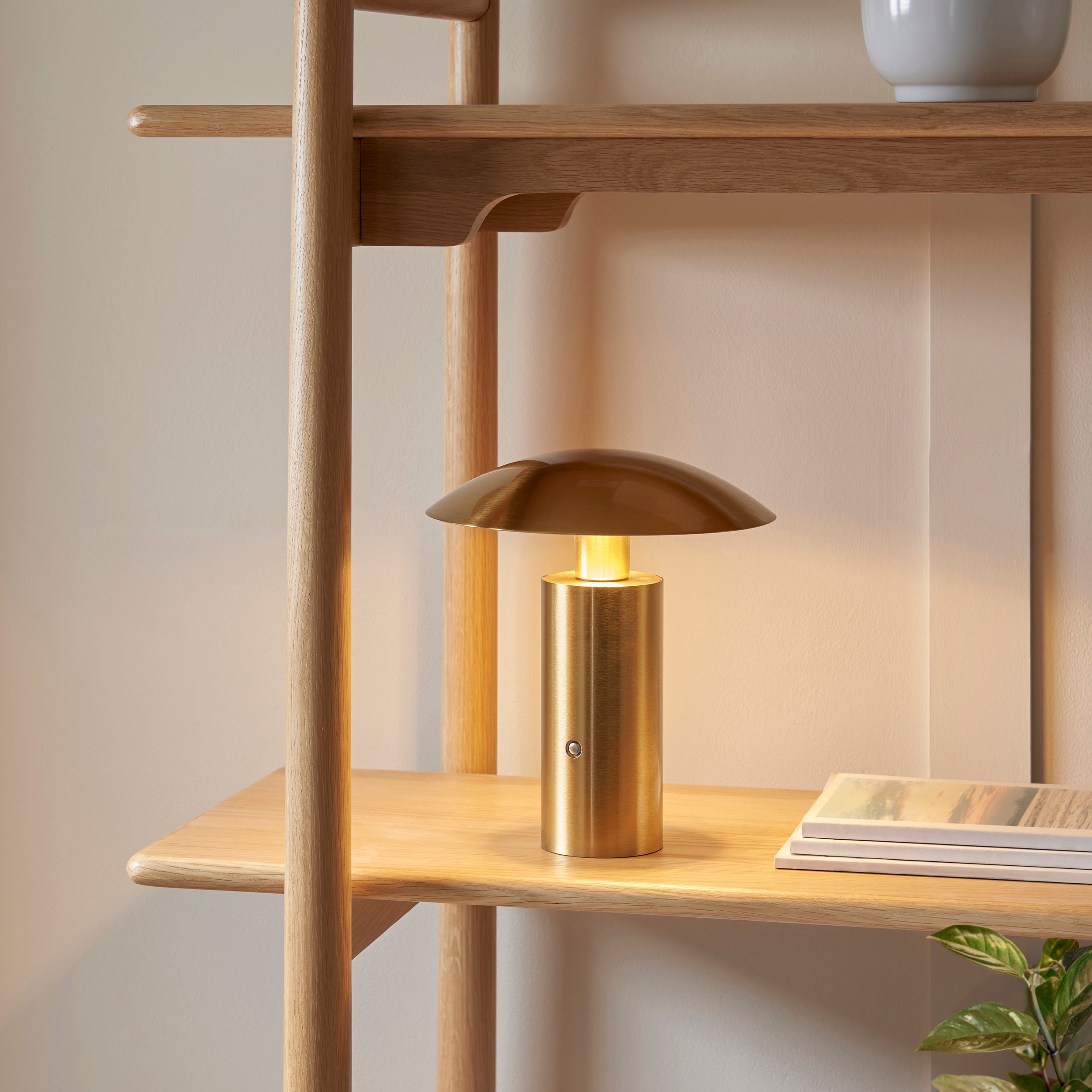 Sunset Gold Rechargeable Table Lamp