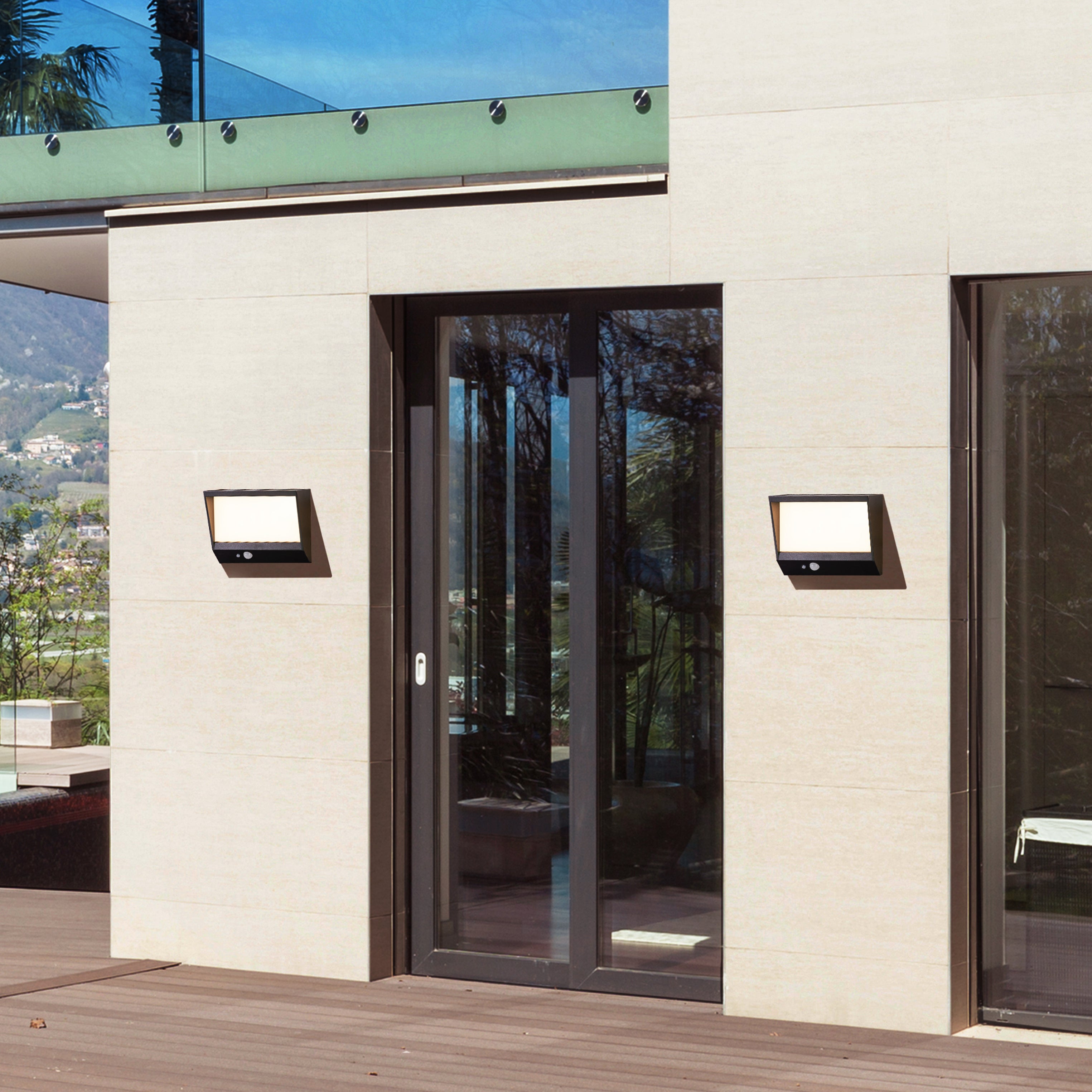 Searchlight Solar Black LED Outdoor Wall Light - 14cm