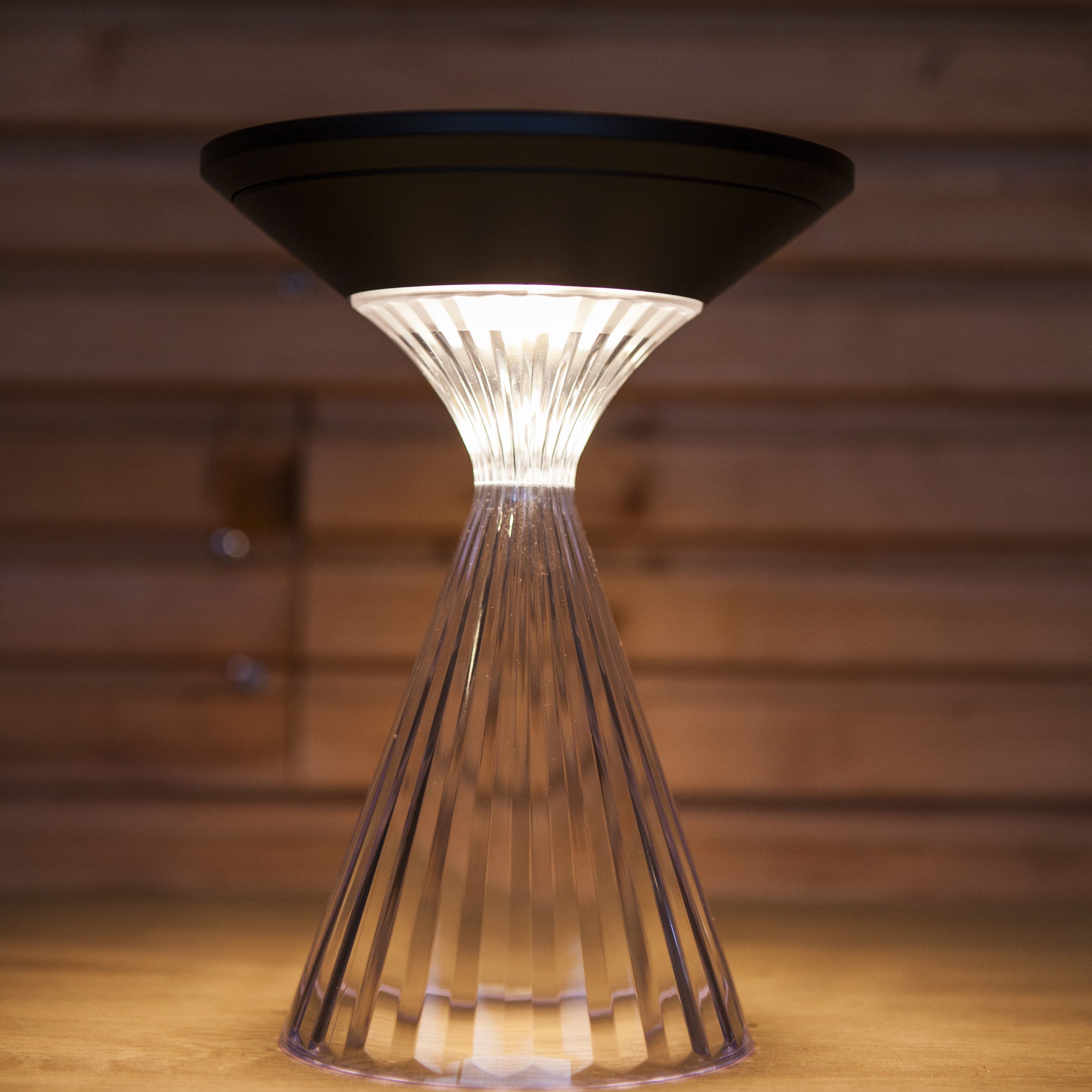 Lutec MIYI Solar Portable LED Table Lamp – USB-C Rechargeable, IP54