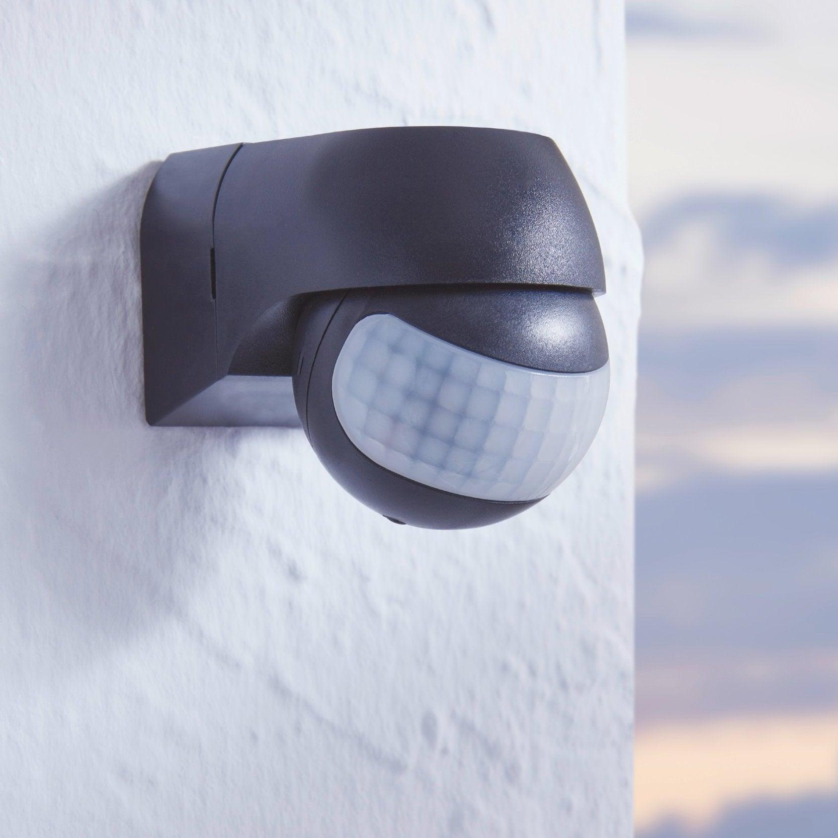 eglo detect me 1 ip44 black pir light sensor