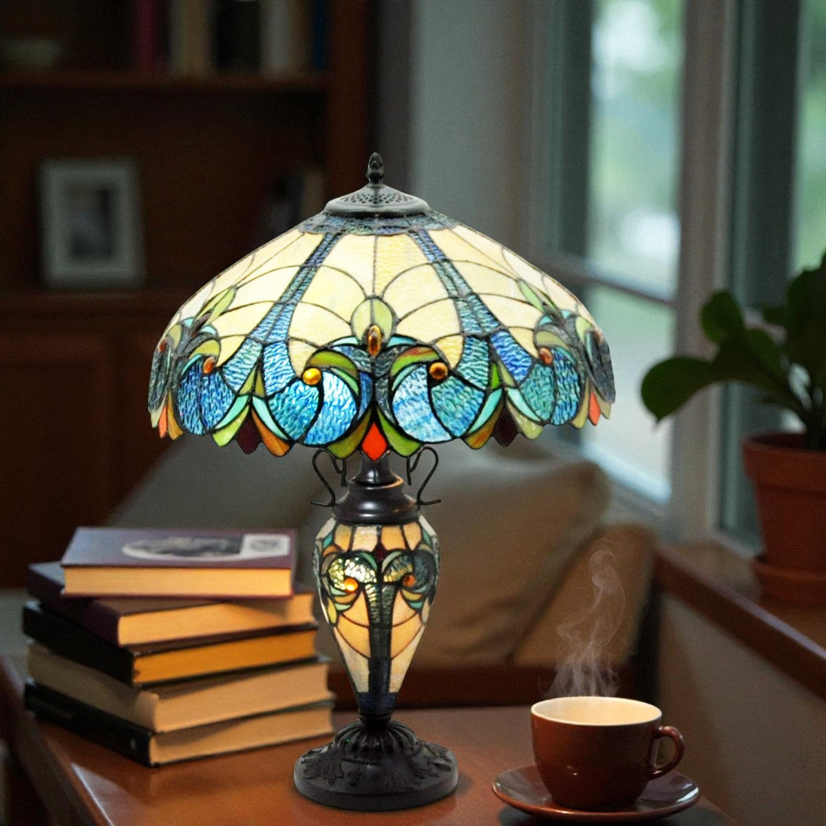 Minster Hampton Tiffany Table Lamp