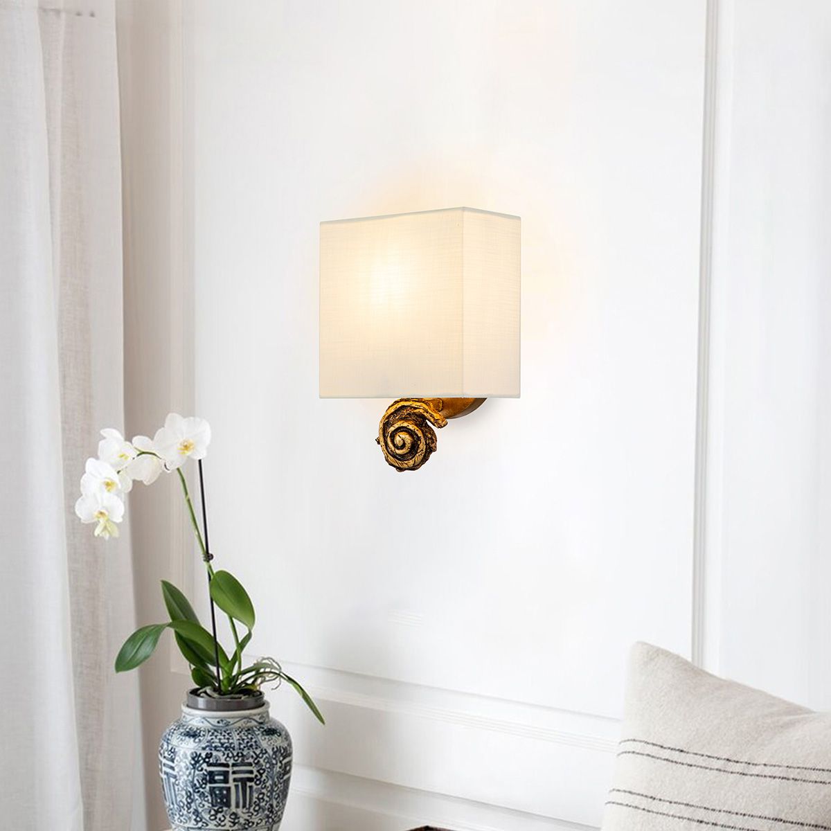 Swirl Small Gold Leaf Wall Light