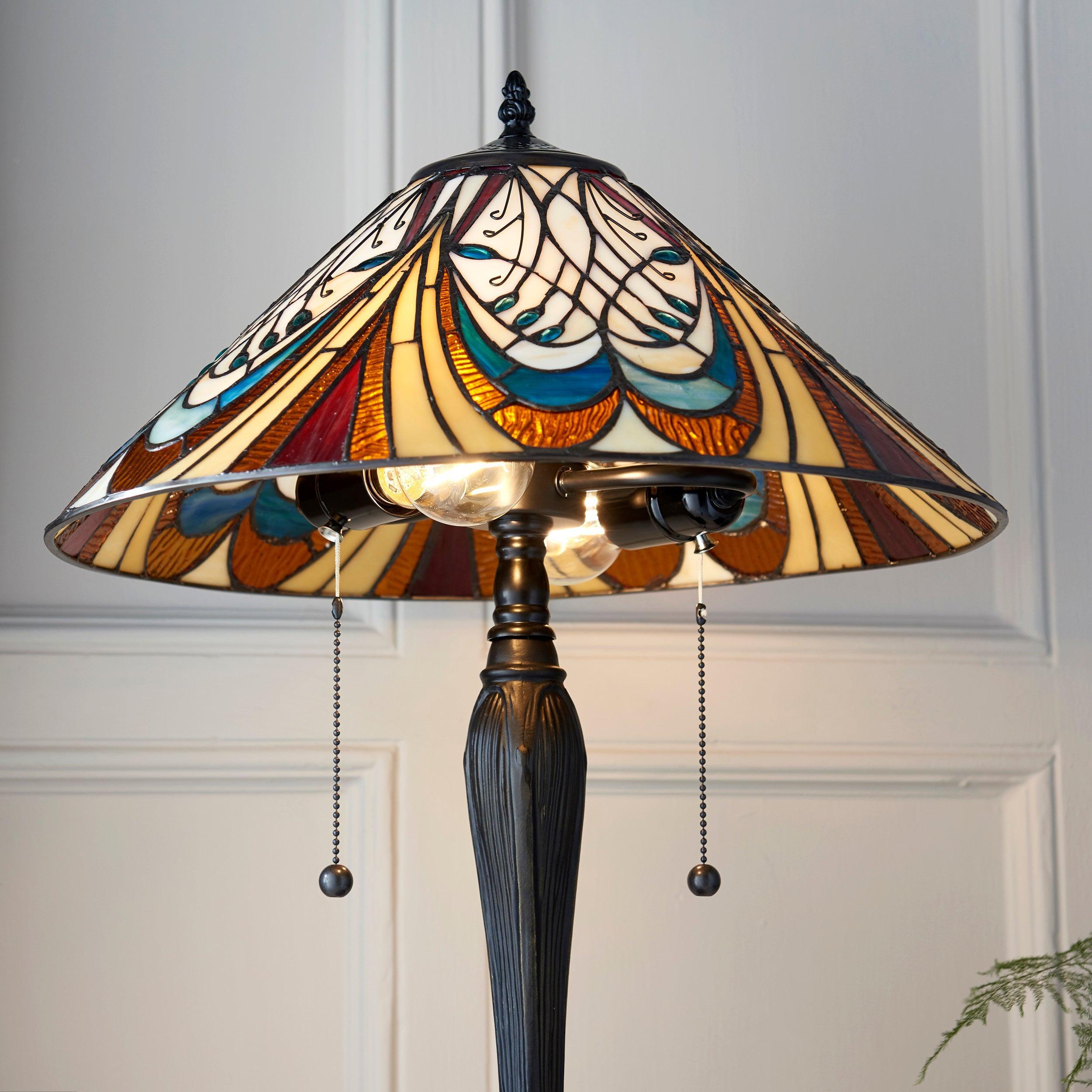 hector large tiffany lamp close fitting image