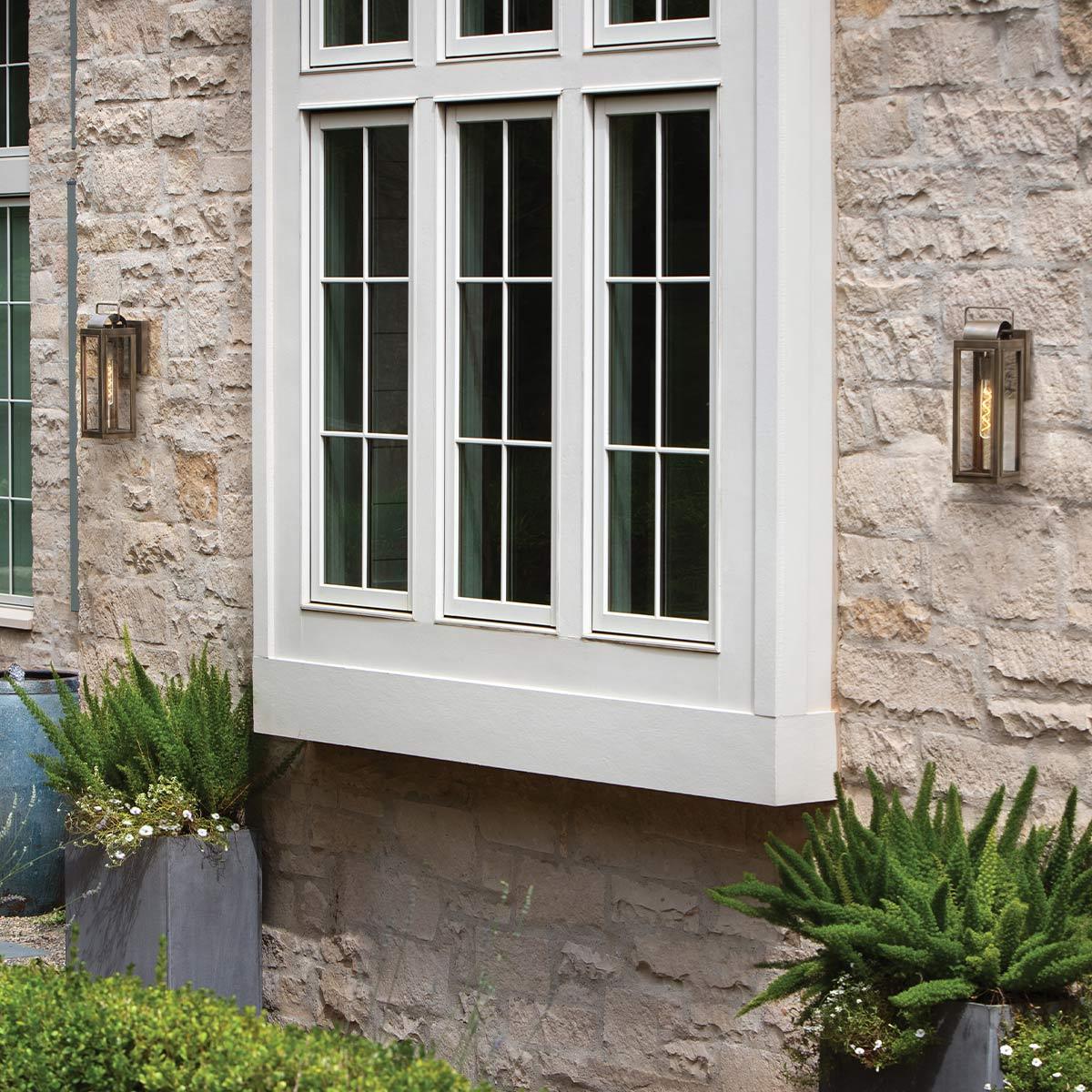 Hinkley Sag Harbor 1 Light Small Bronze Outdoor Wall Light