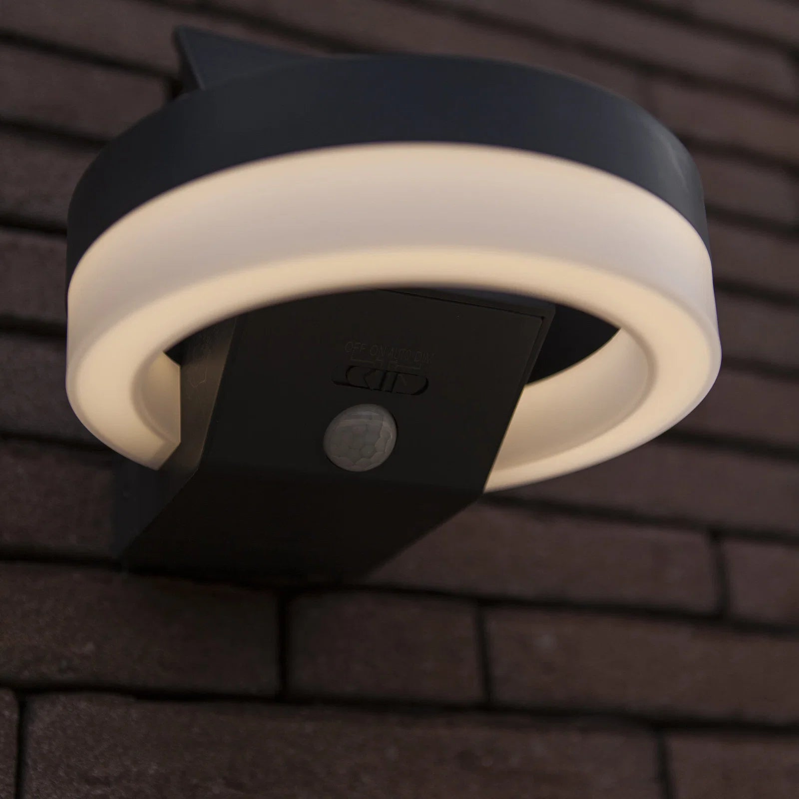 Lutec Runda PIR Outdoor LED Solar Wall Light - Dark Grey
