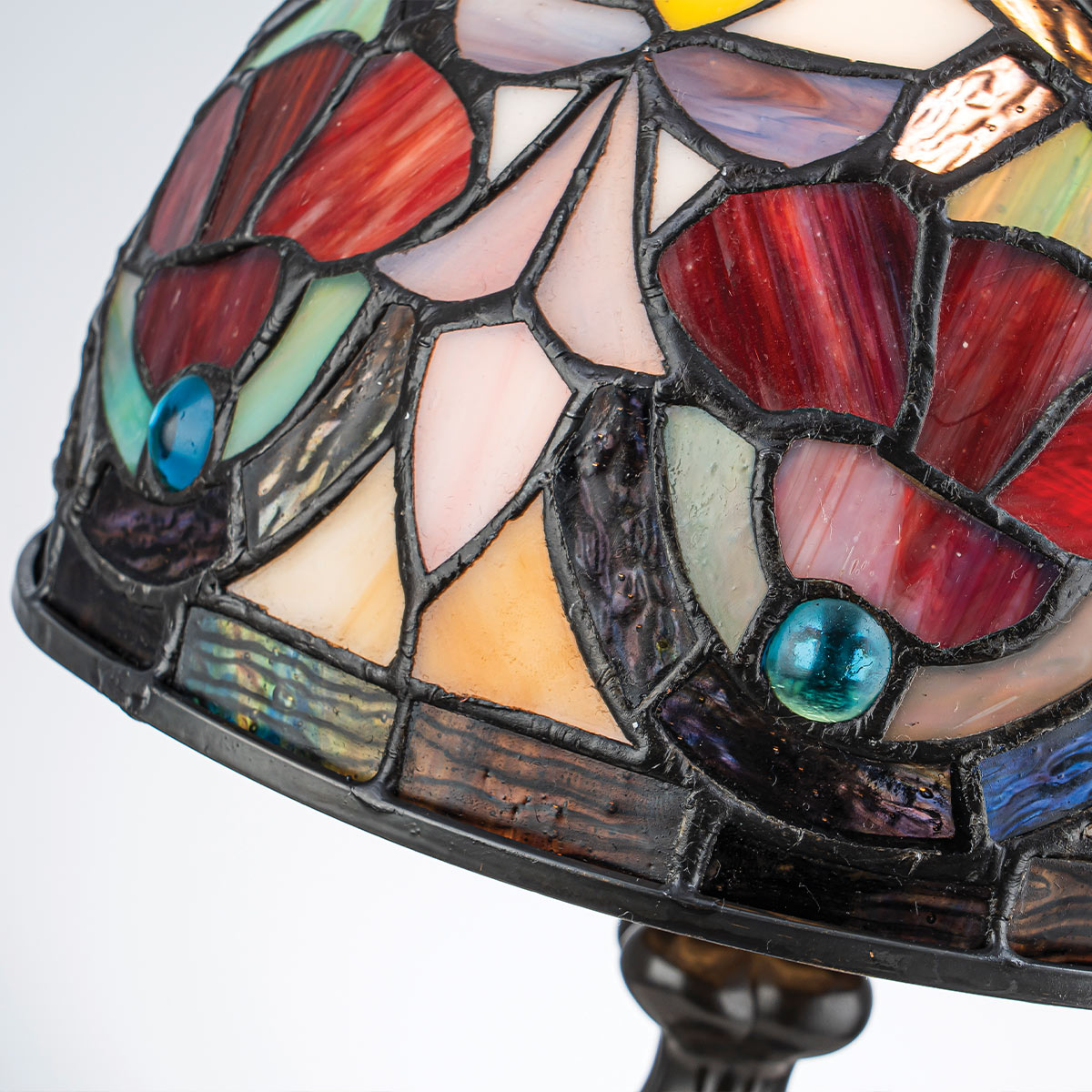 Quoizel Tiffany Larissa Bedside Table Lamp