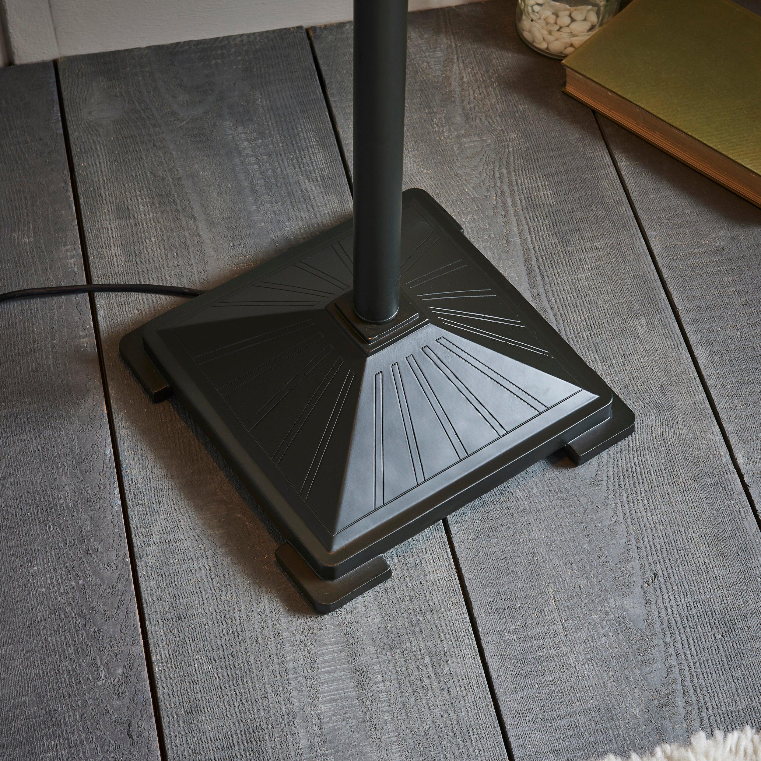 willow tiffany floor lamp close fitting image