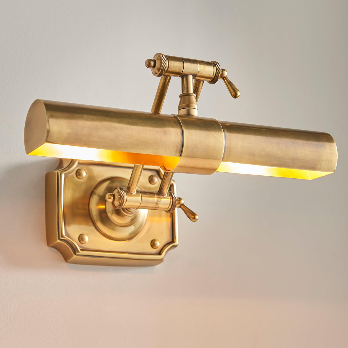 Interiors 1900 Winchester Mellow Brass Medium Picture Light-OB-180926