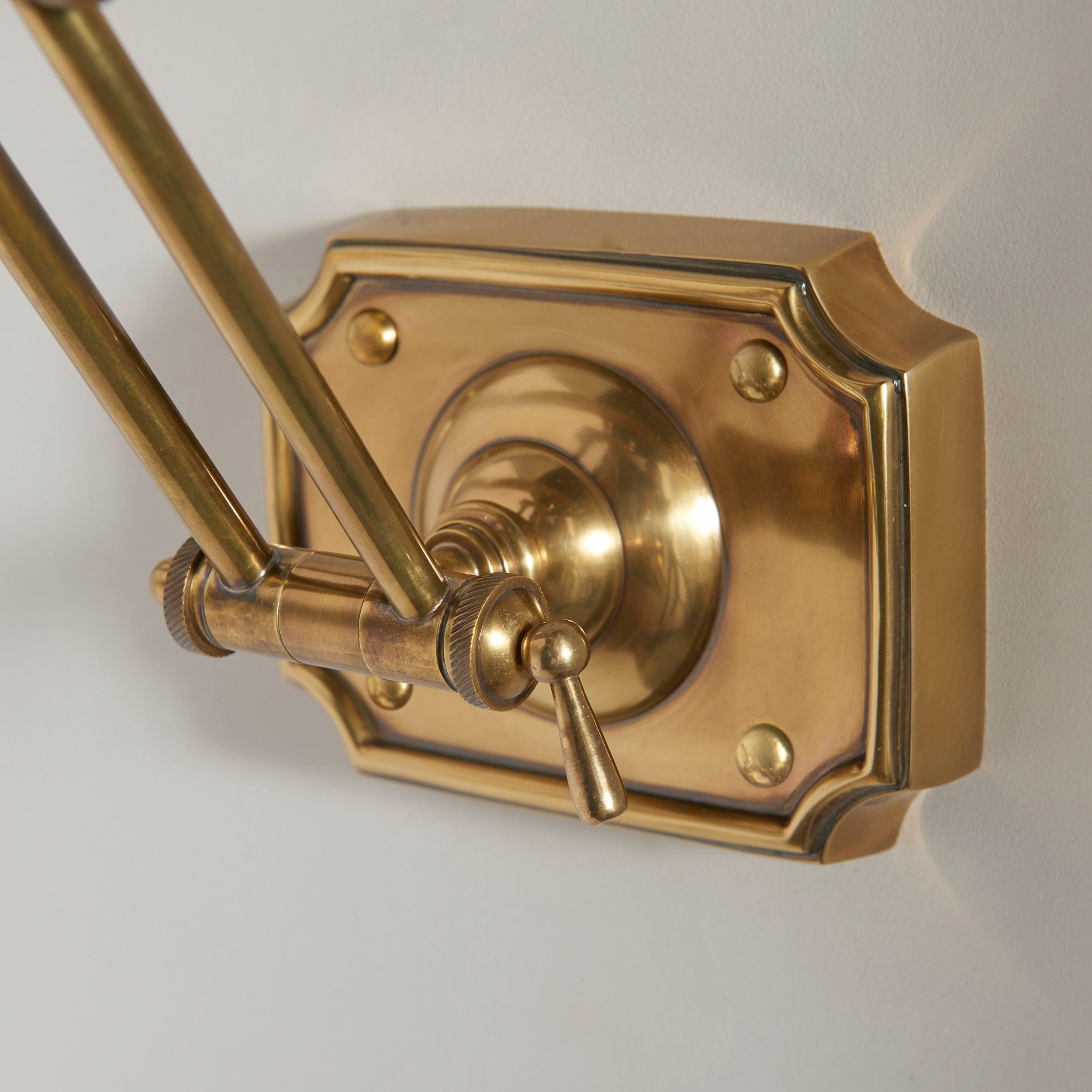 winchester mellow brass large picture light 69833 unlit close up image