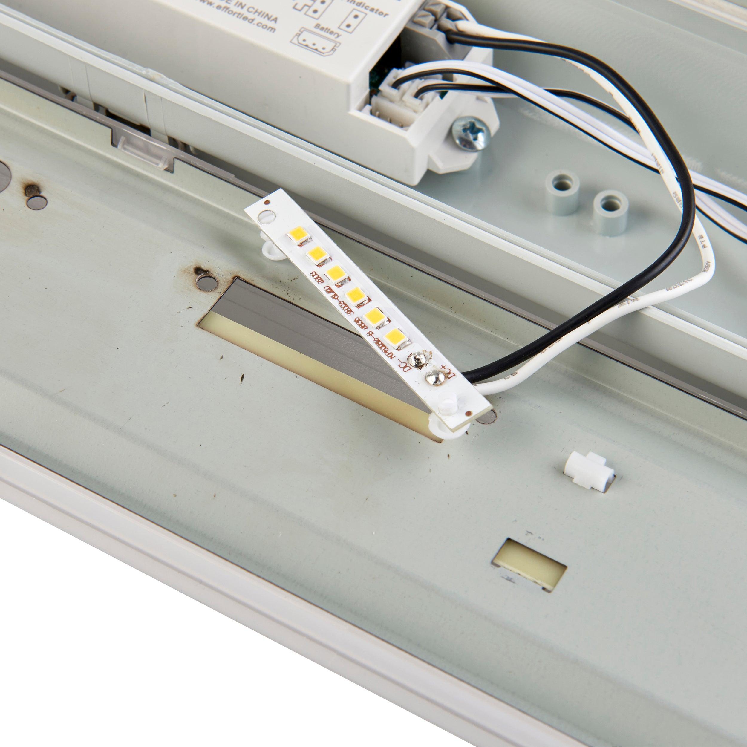 led anti corrosive led cool white batten light 4000k 6ft em em ip65 35w by saxby lighting, close up image 210