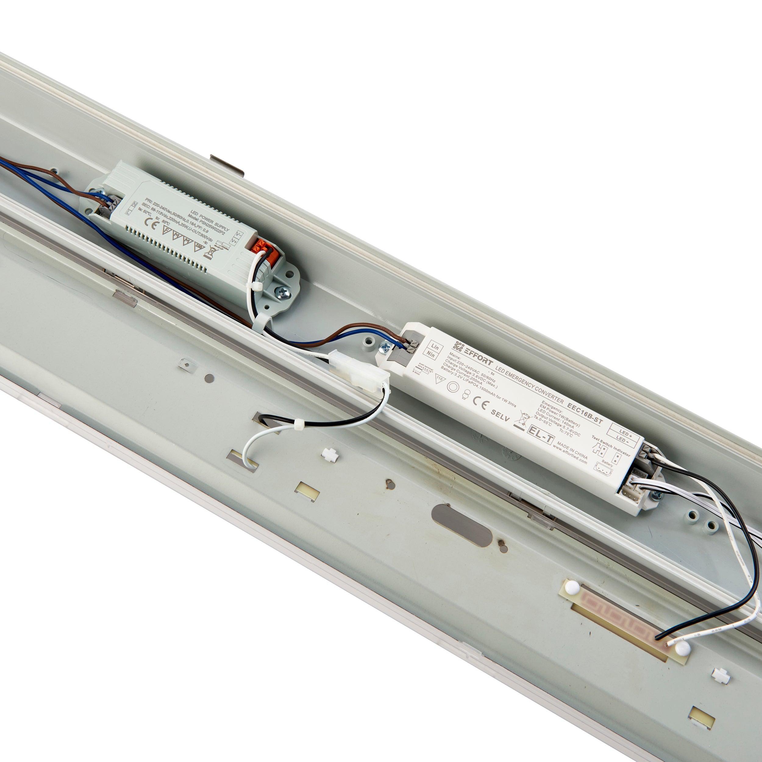 led anti corrosive led cool white batten light 4000k 5ft high lumen em em ip65 50w by saxby lighting, close up image 372