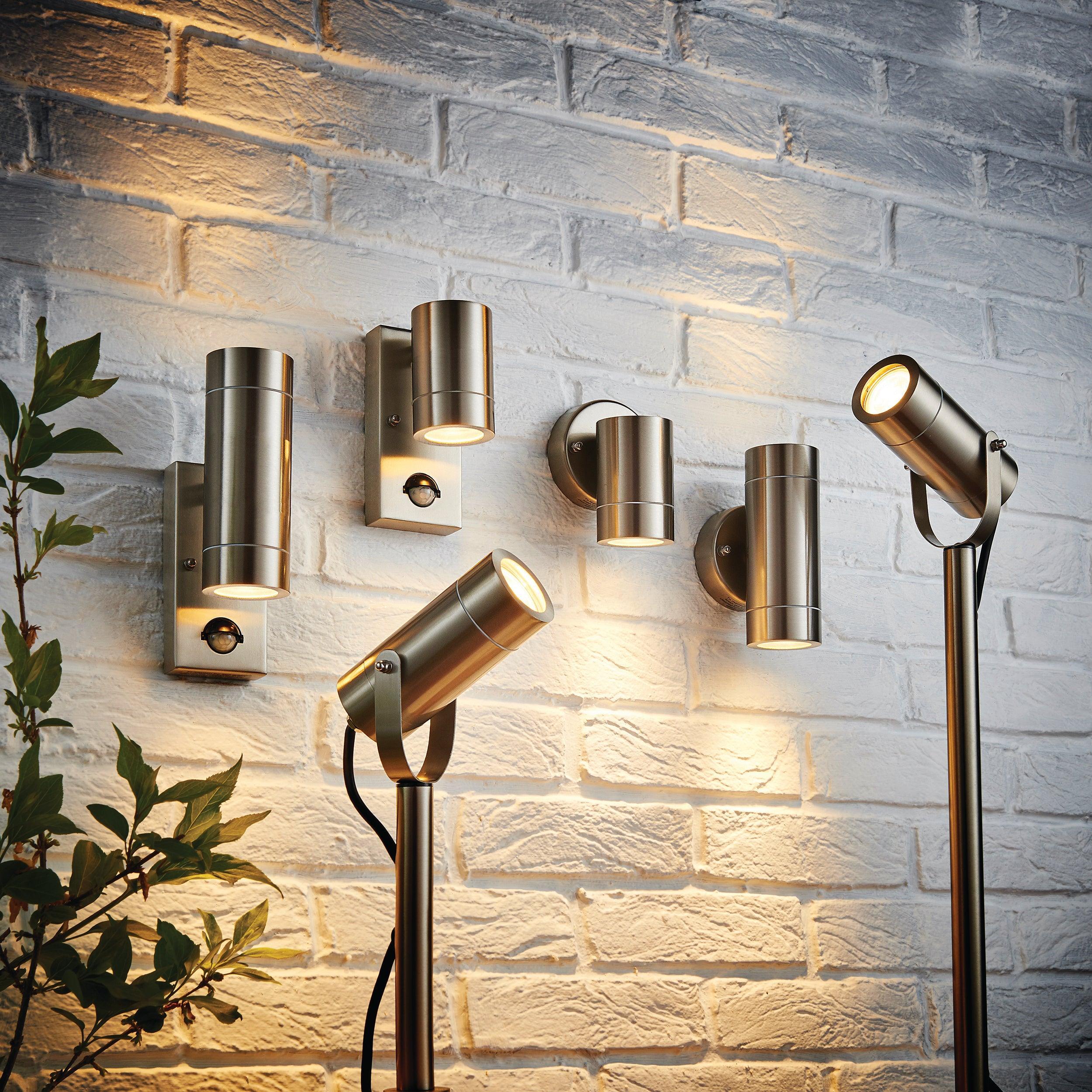 palin 610mm garden spike light ip44 7w by saxby lighting, close up image 462