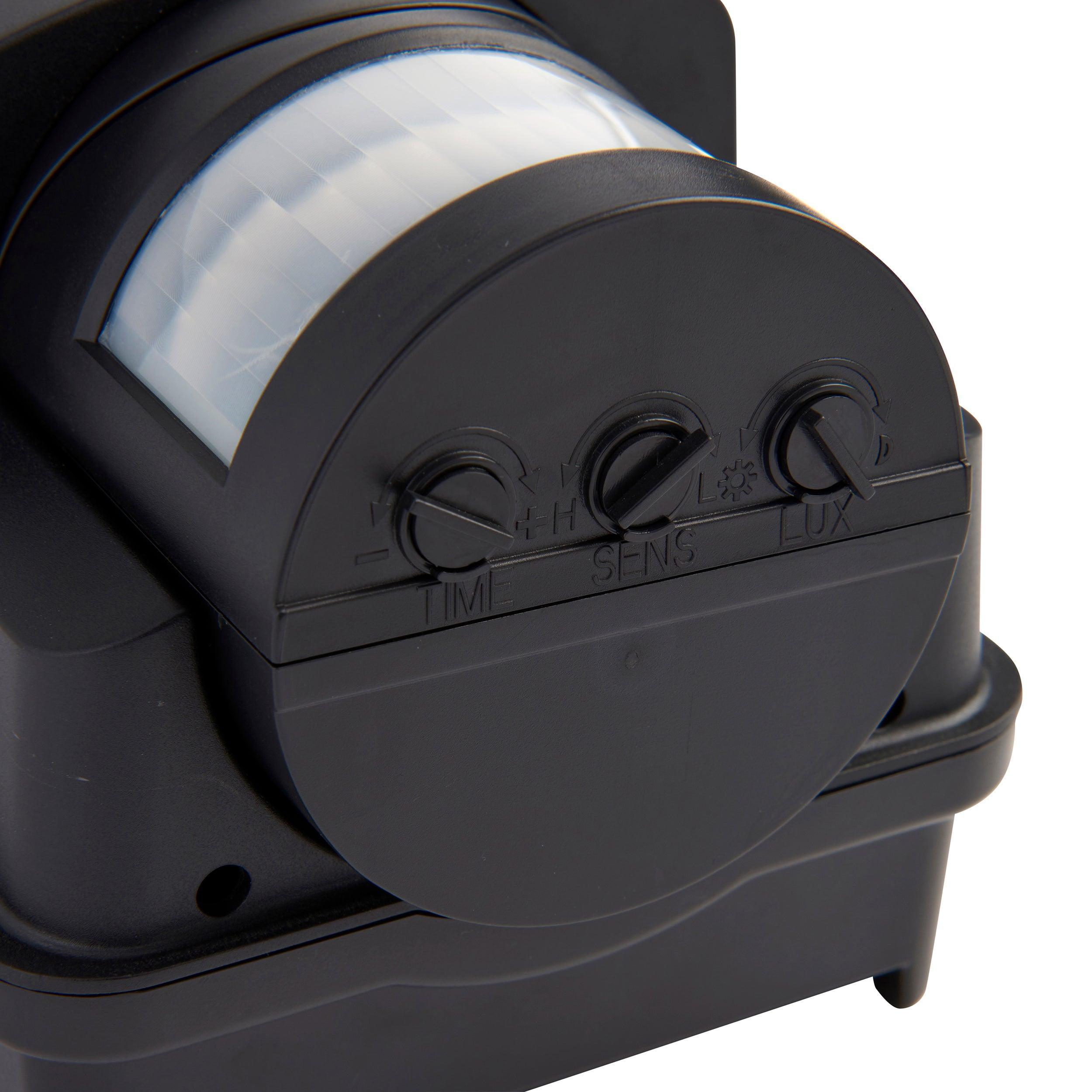 motion pir sensor outdoor black wall light ip44 60w by saxby lighting, close up image 63