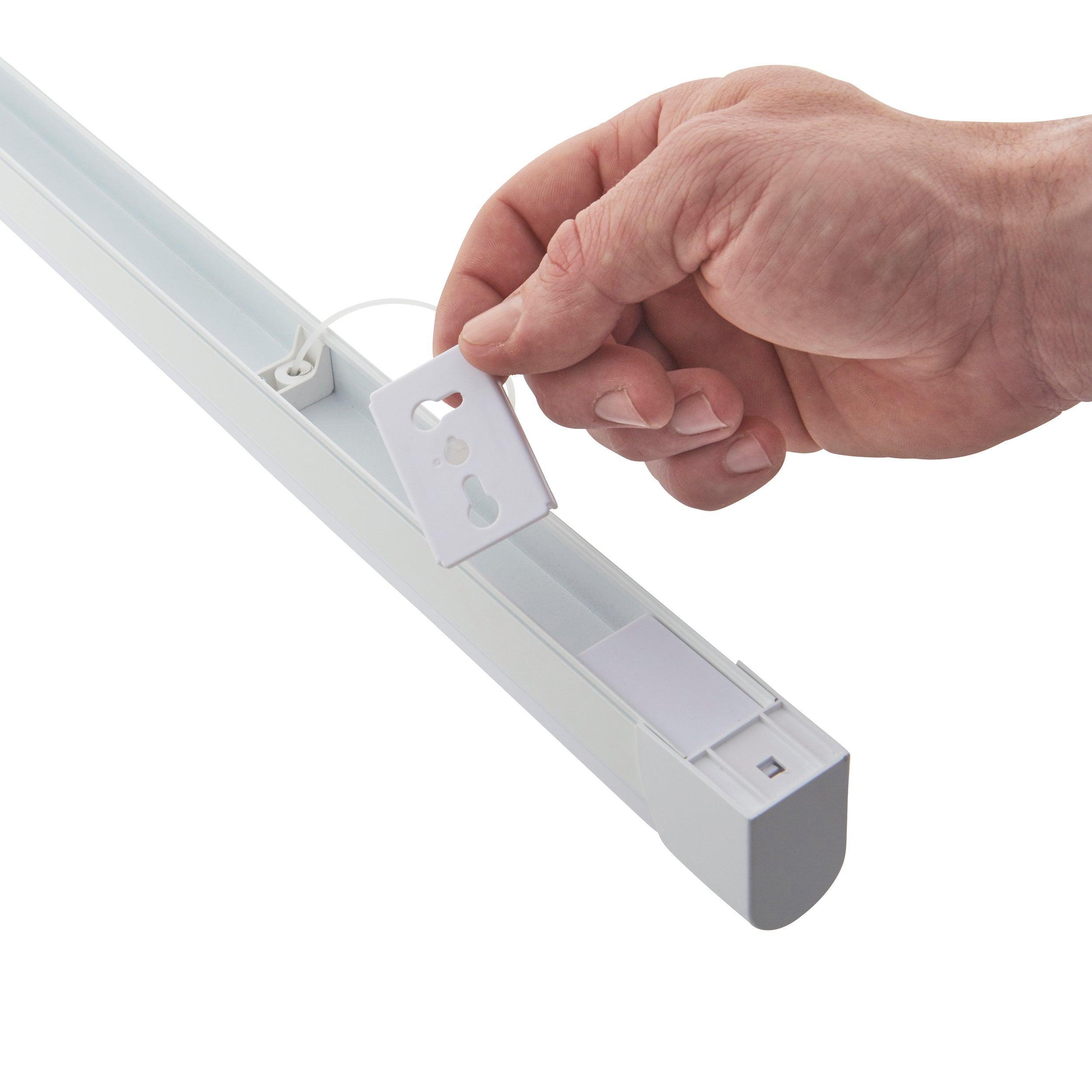 ecolinear 5ft led batten light 22w cool white by saxby lighting, close up image 264