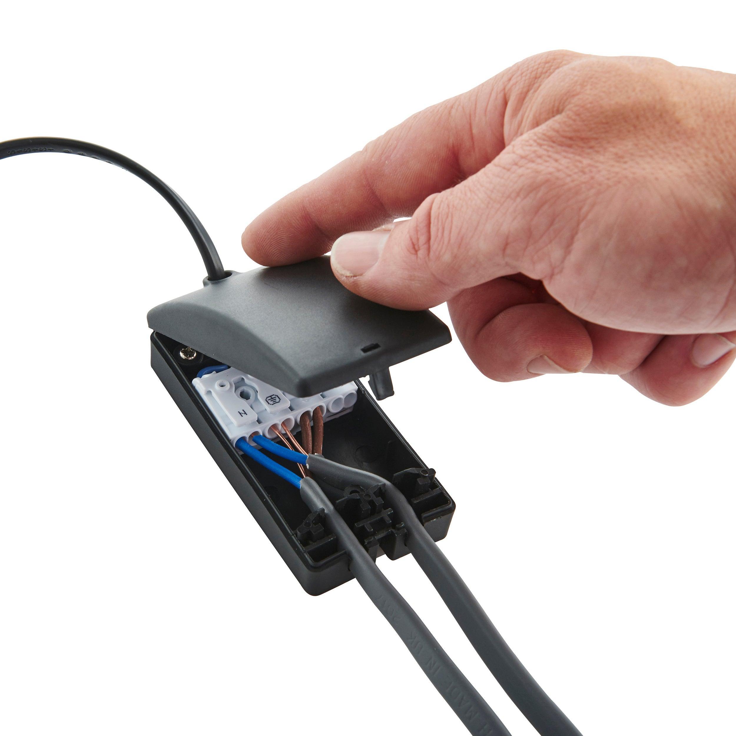 shieldeco 800 cool white recessed ceiling light ip65 8 5w by saxby lighting, close up image 114