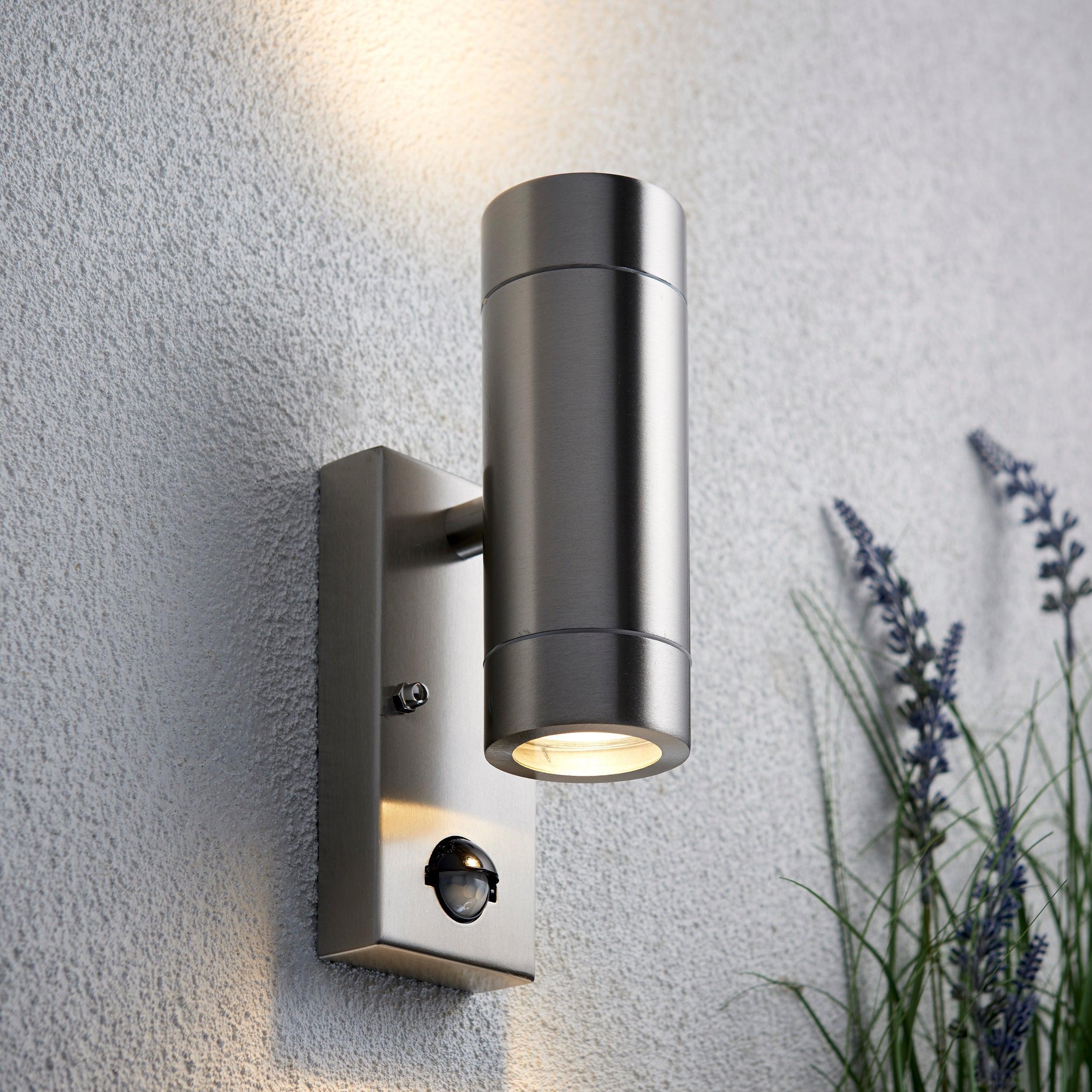 palin pir sensor up down outdoor wall light ip44 7w by saxby lighting, close up image 104