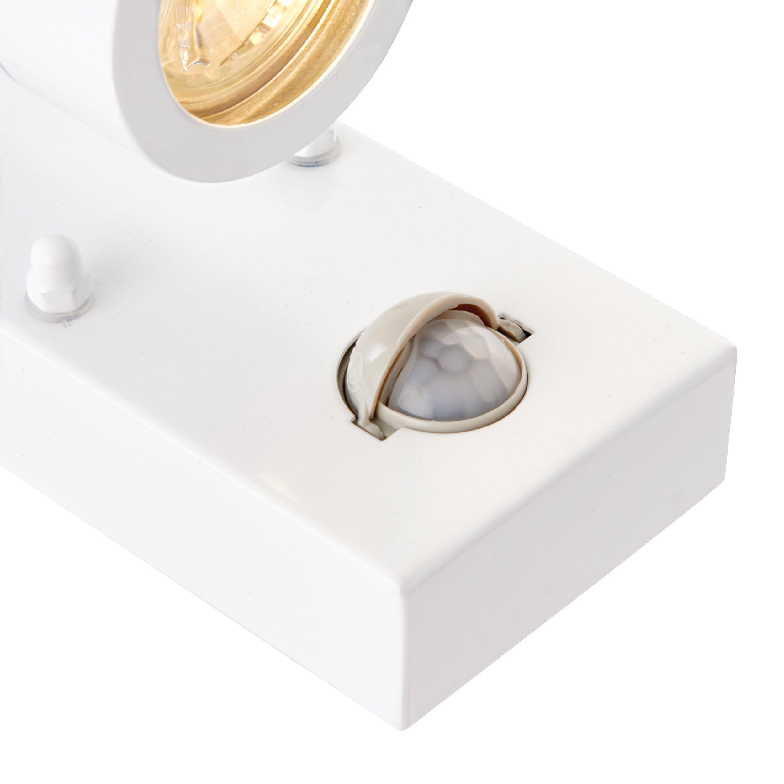 palin pir sensor white up down outdoor wall light ip44 7w by saxby lighting, close up image 190