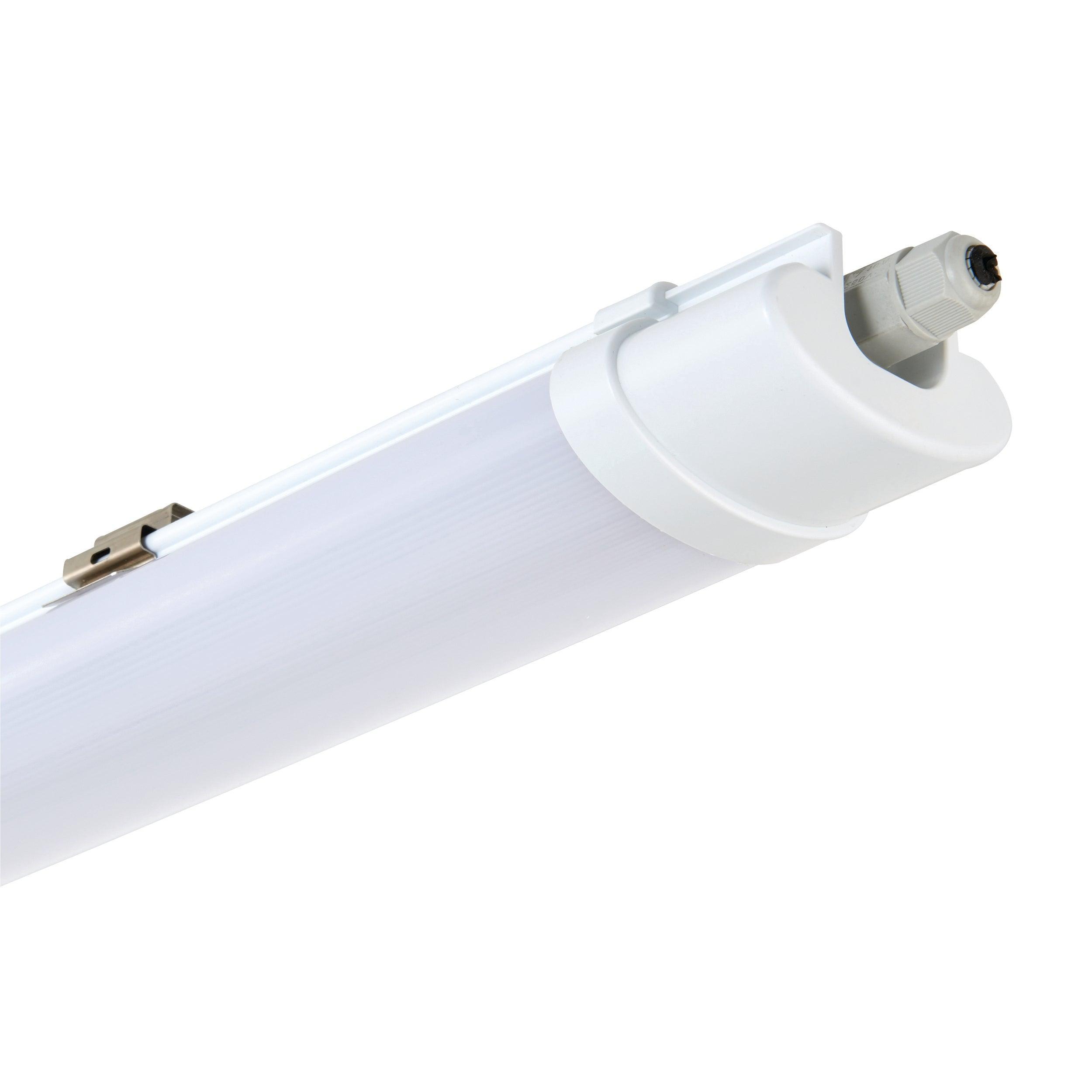 reeve connect led batten light 5ft ip65 45w by saxby lighting, close up image 264