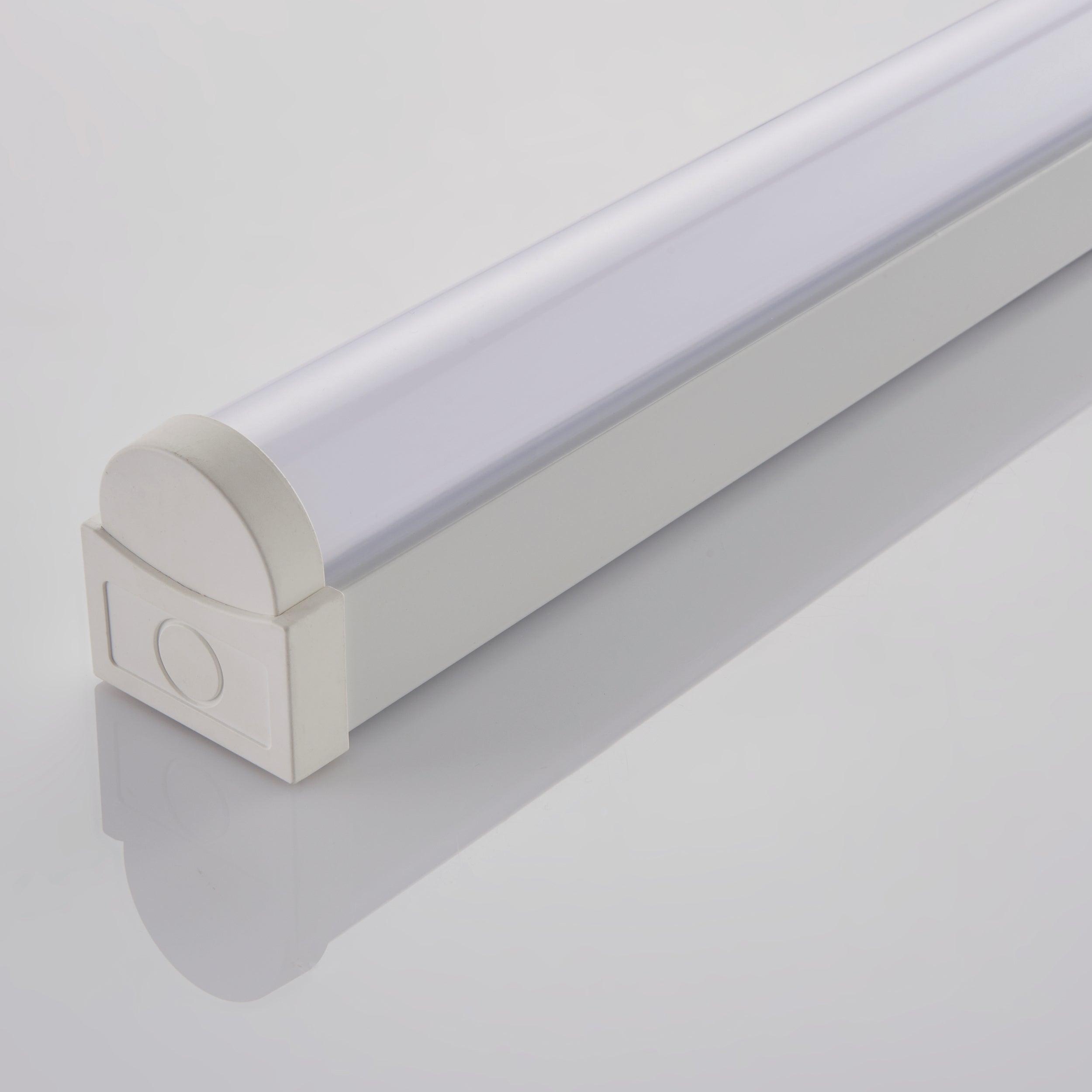 rular 4ft standard led batten light 24 5w by saxby lighting, close up image 263