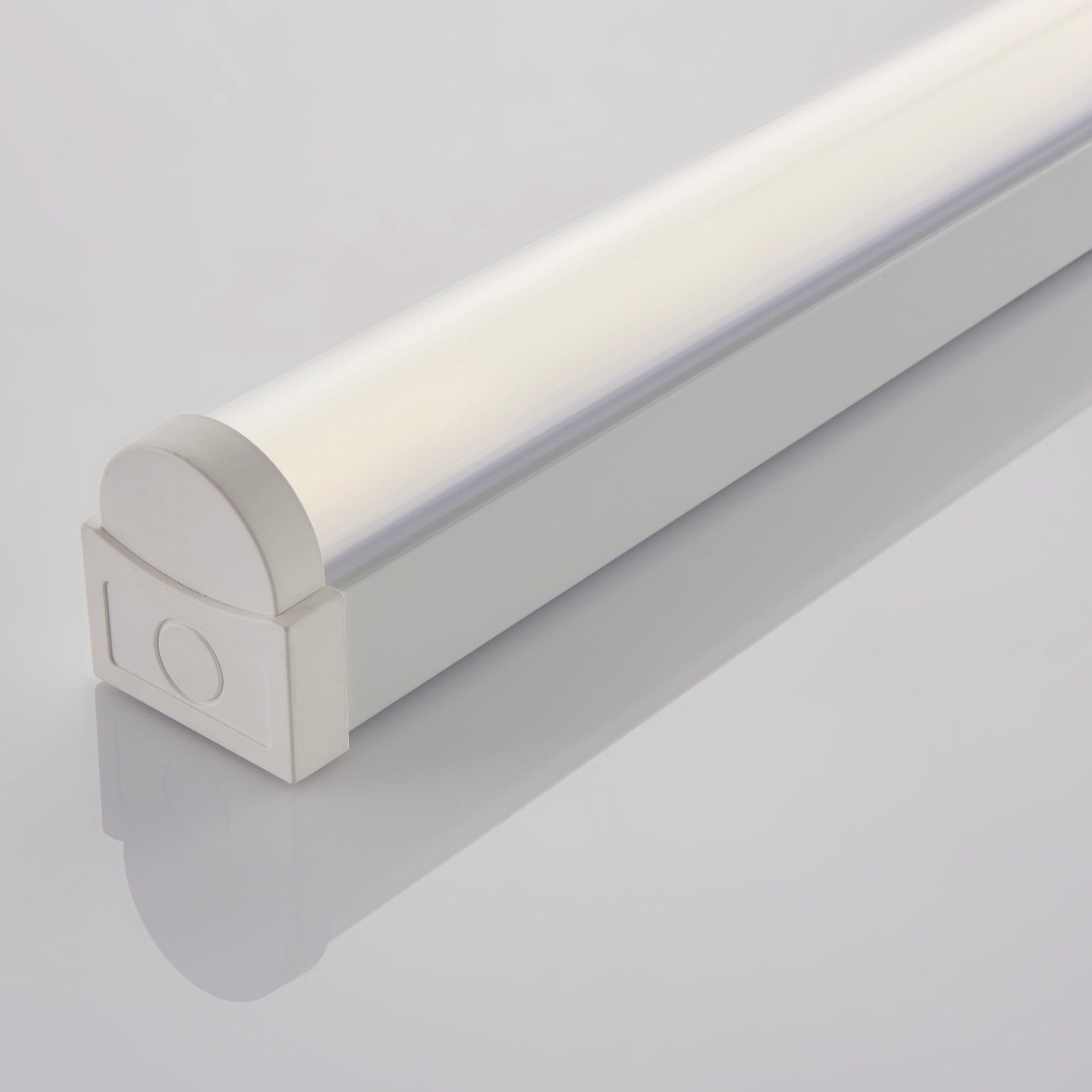 rular 6ft led batten light emergency em 68 5w cool white by saxby lighting, close up image 308