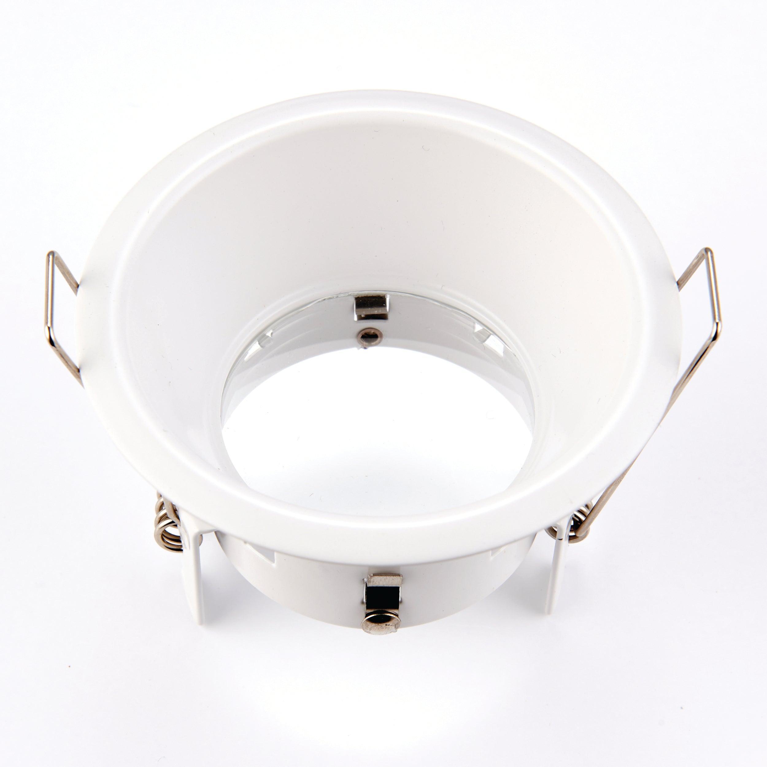 speculo white anti glare recessed light ip65 50w by saxby lighting, close up image 313