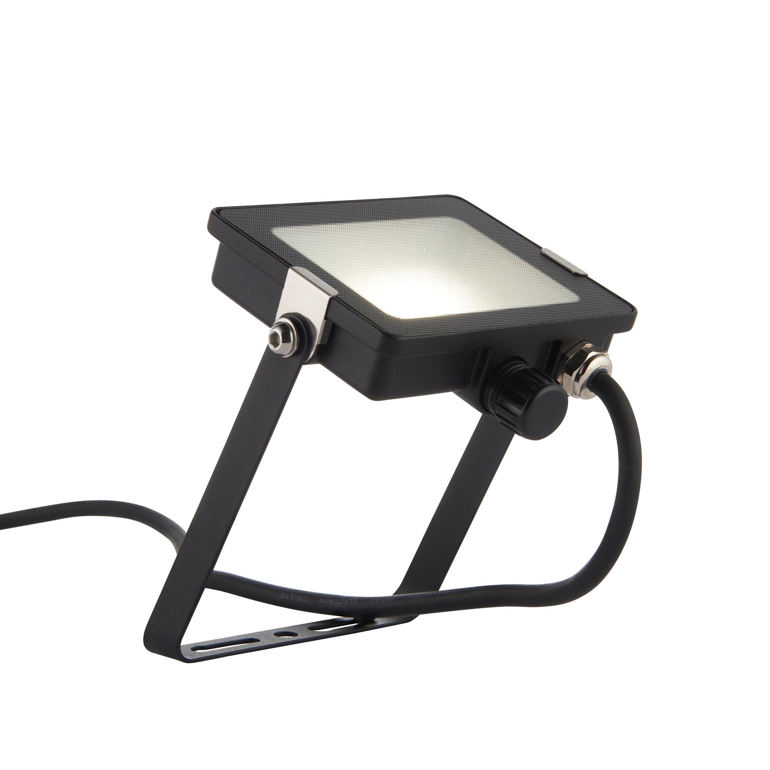 salde ip65 led flood light 20w cool white by saxby lighting, close up image 131
