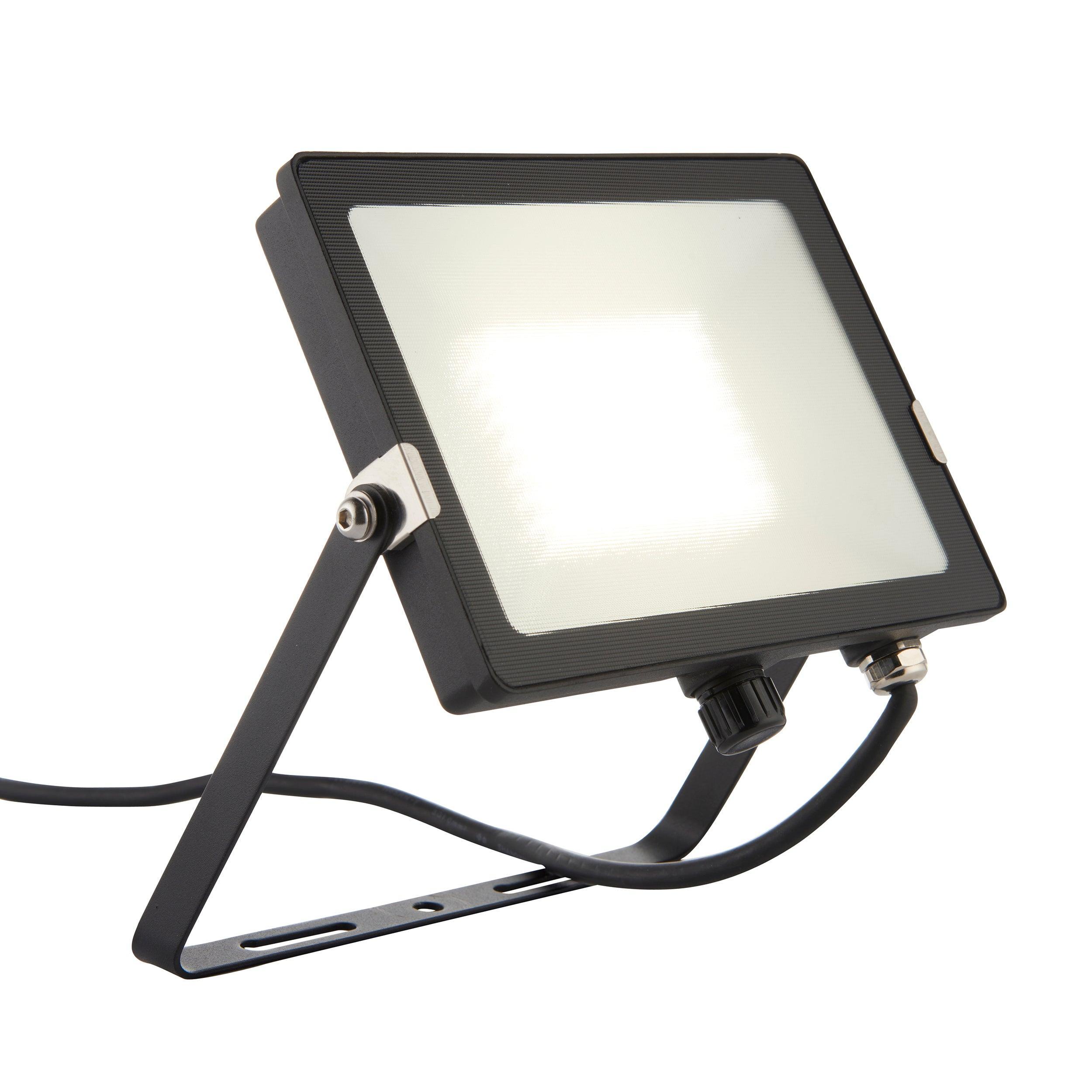 salde ip65 led flood light 50w cool white by saxby lighting, close up image 154
