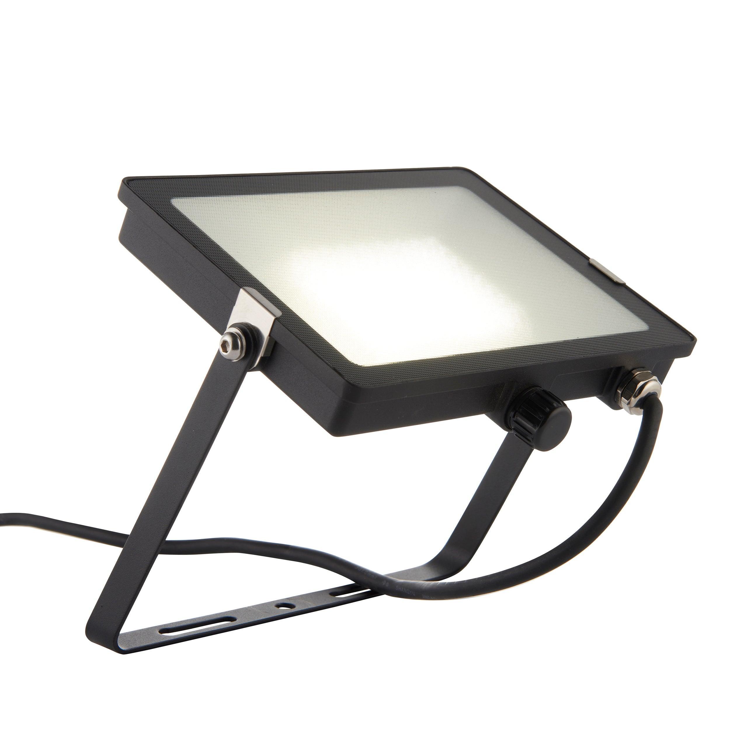 salde ip65 led flood light 50w cool white by saxby lighting, close up image 129
