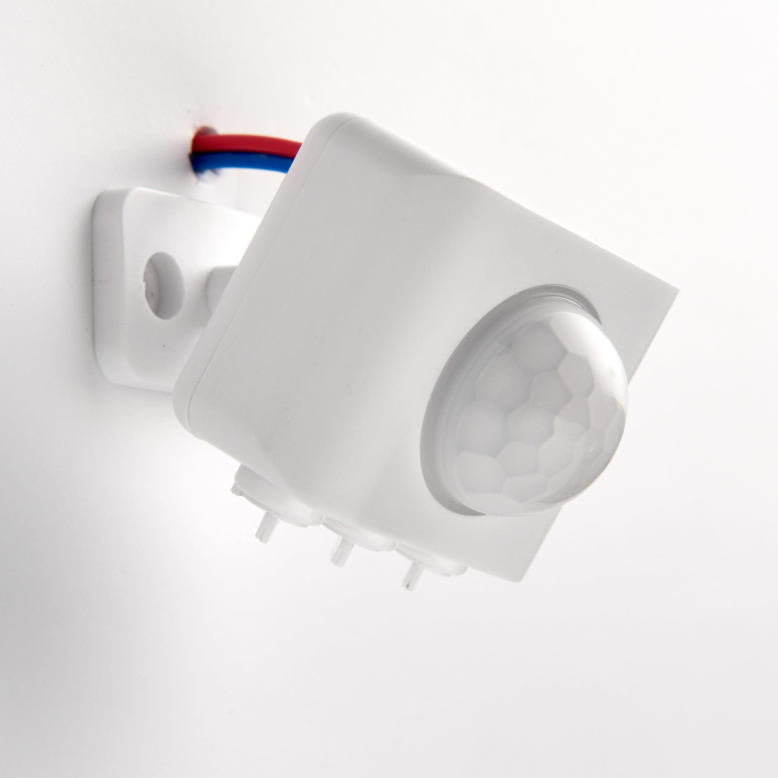 mini pir sensor by saxby lighting, close up image 266